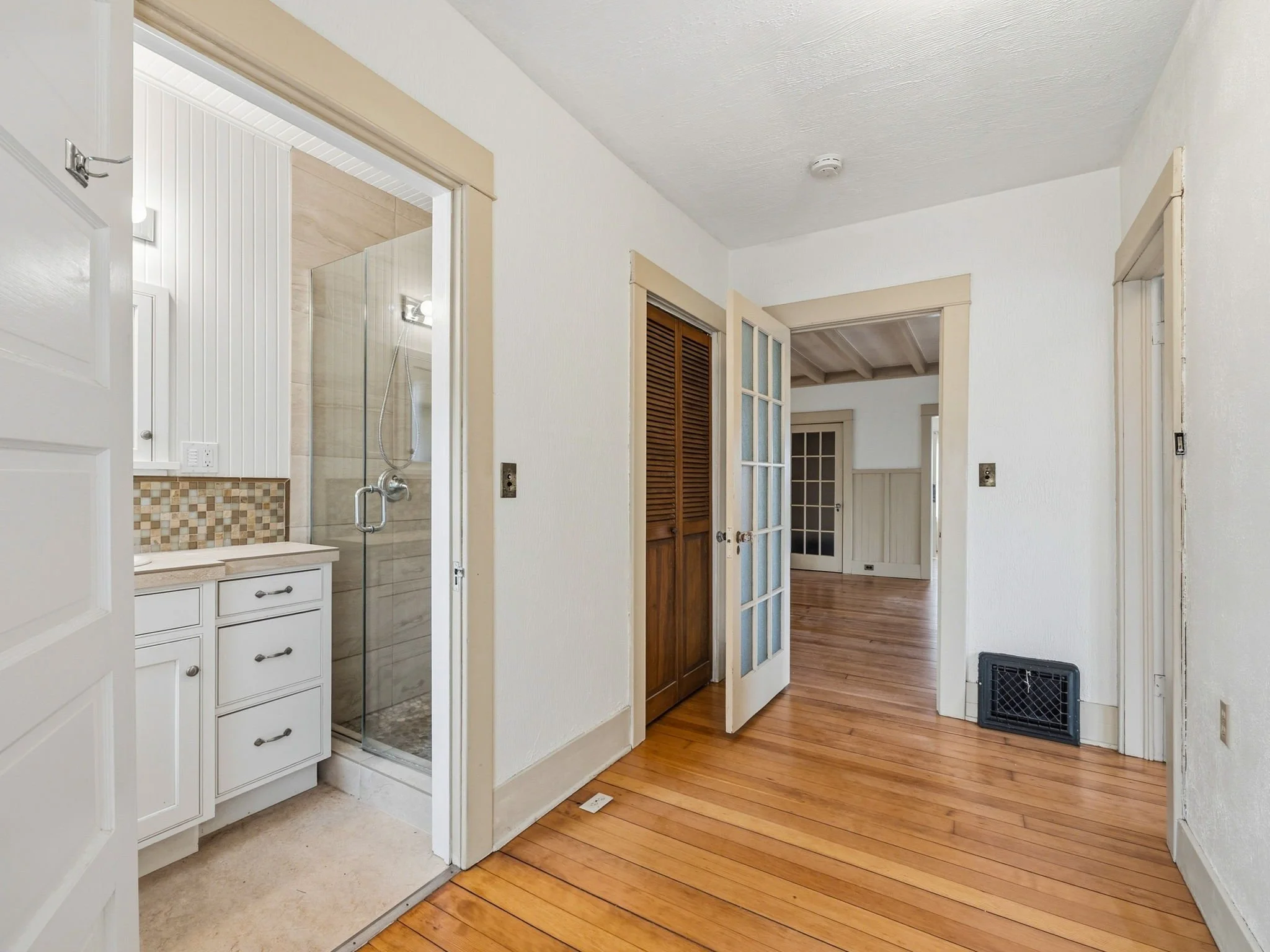 7-web-or-mls-860 Beach St-39.jpg