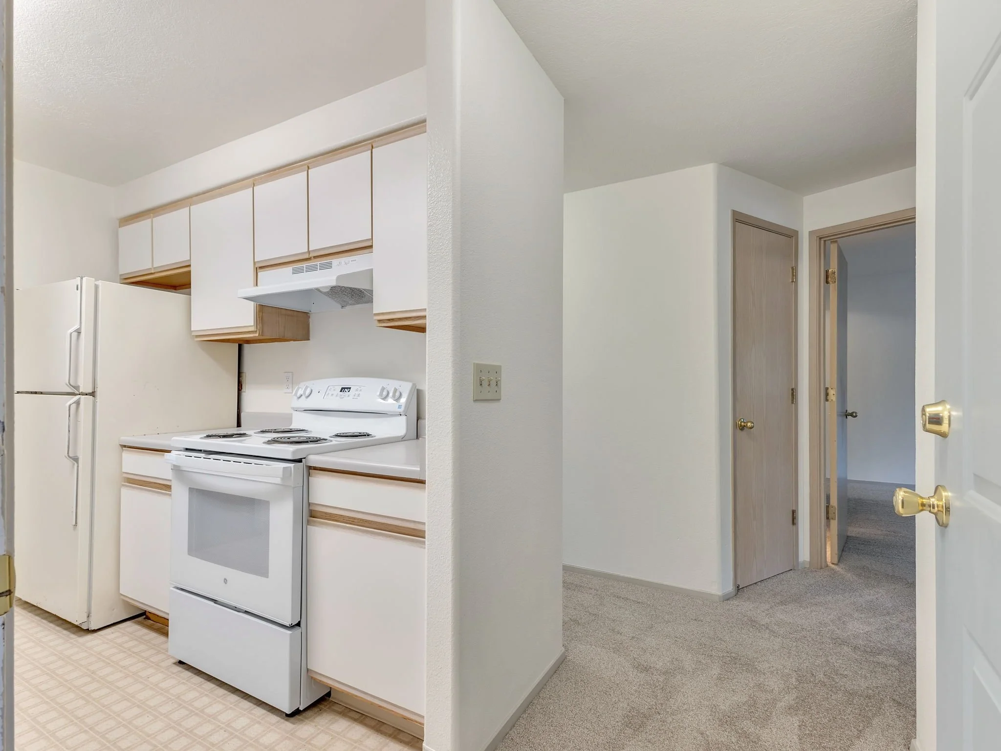 1-web-or-mls-355 S Wahanna Rd-01.jpg