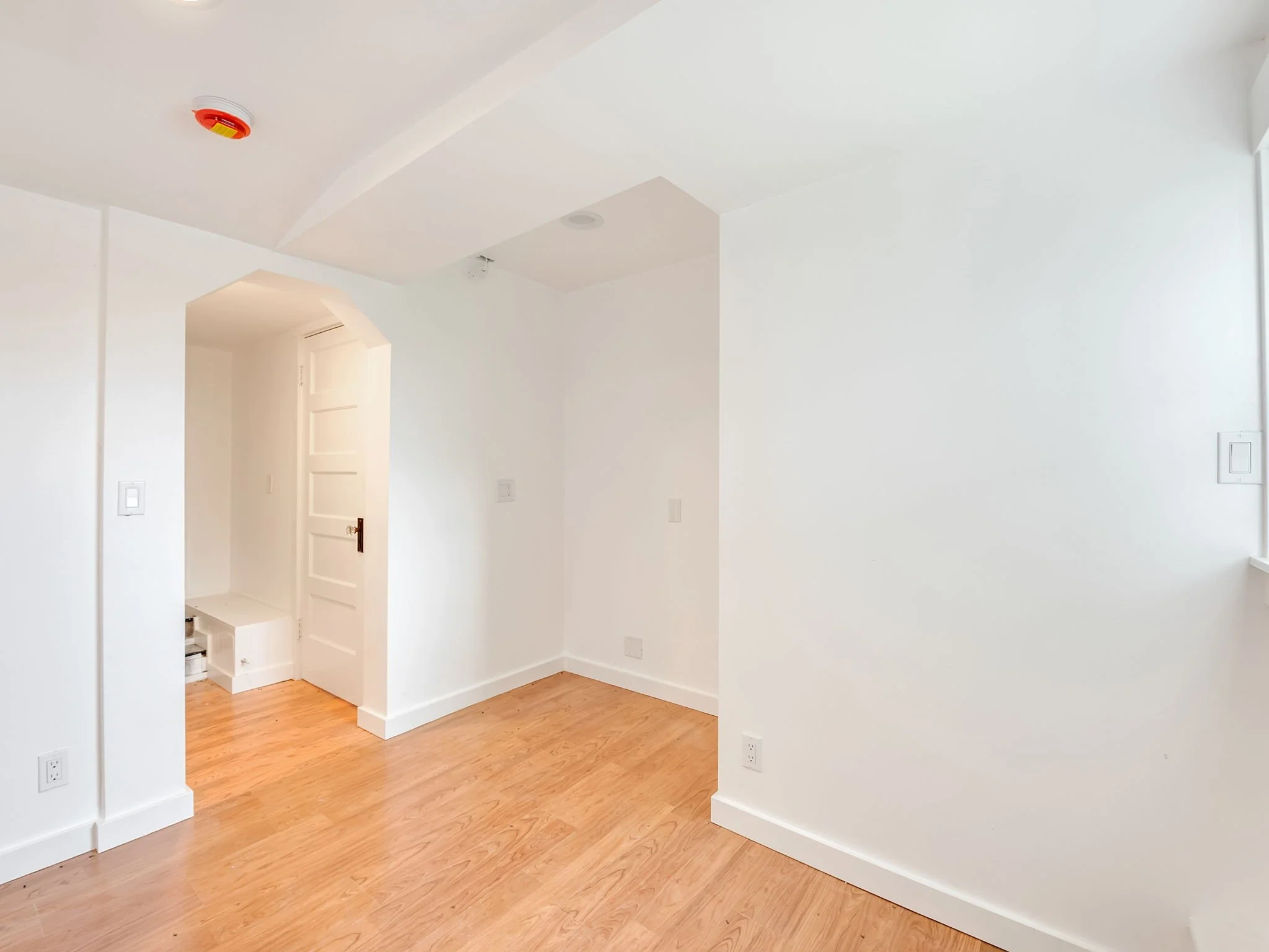 67-web-or-mls-66-70 Bond St-59.jpg