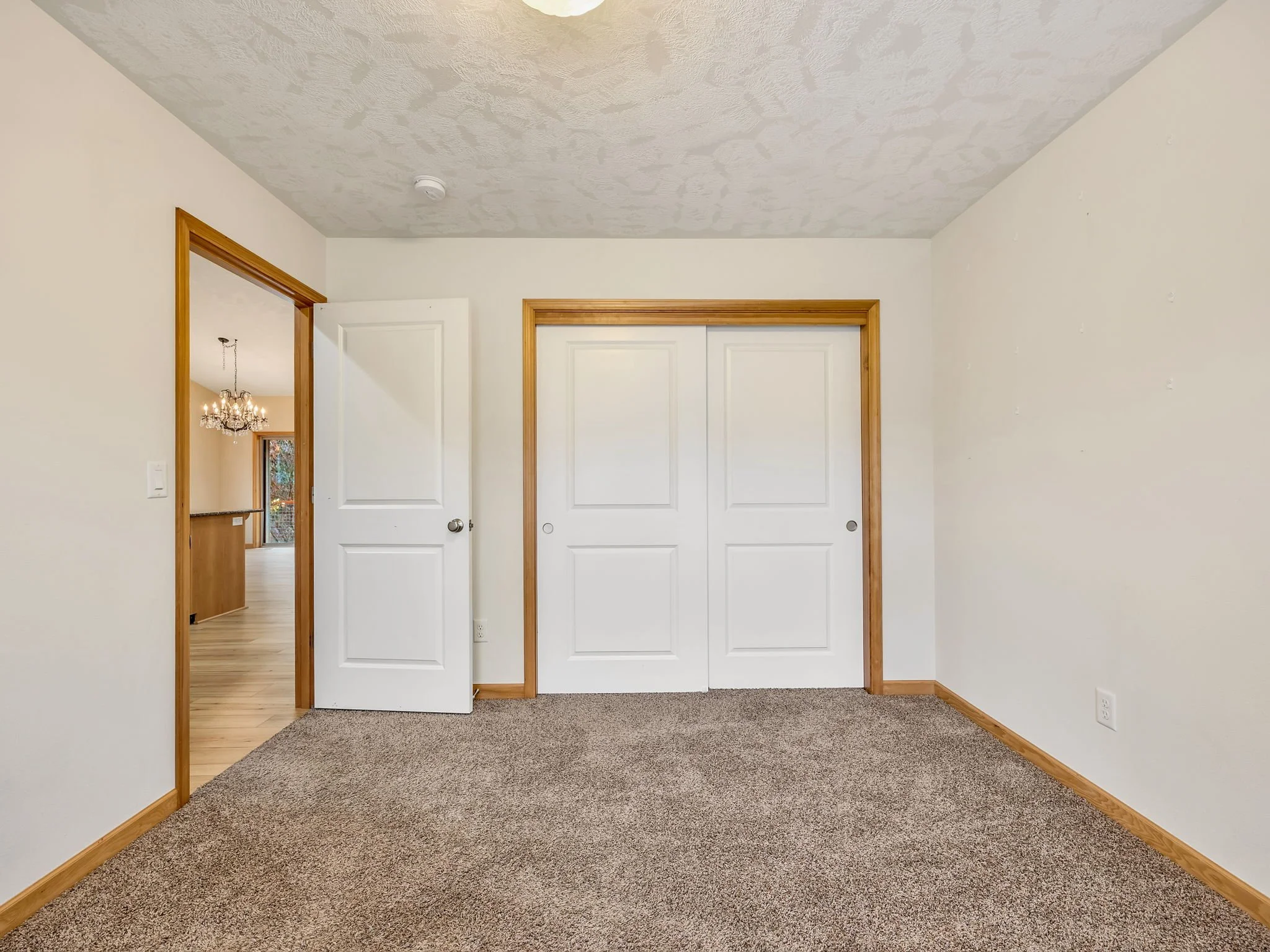 10-web-or-mls-1730 Pacific Ridge Ln-10.jpg