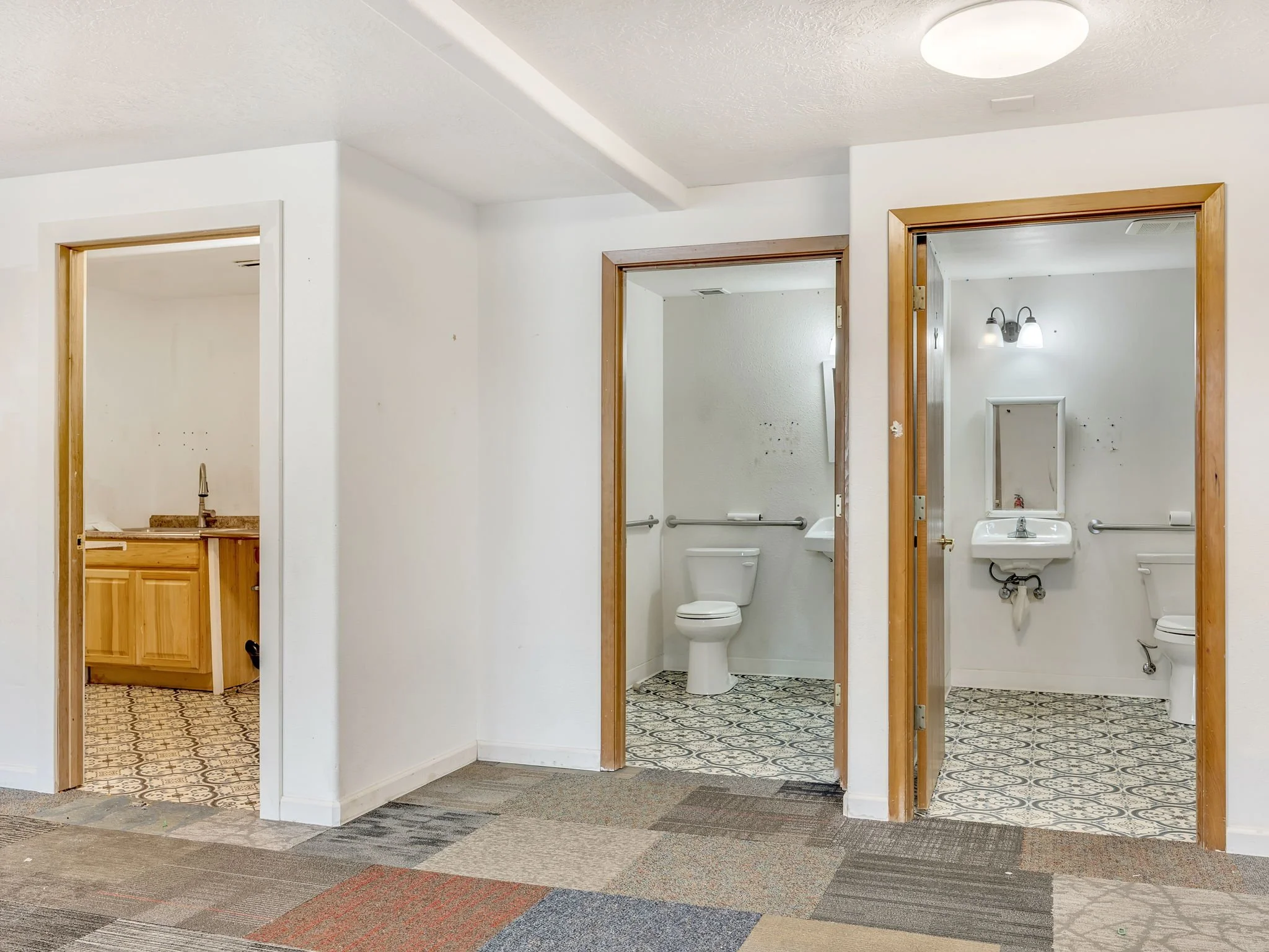 26-web-or-mls-4253 Hwy 101-26.jpg