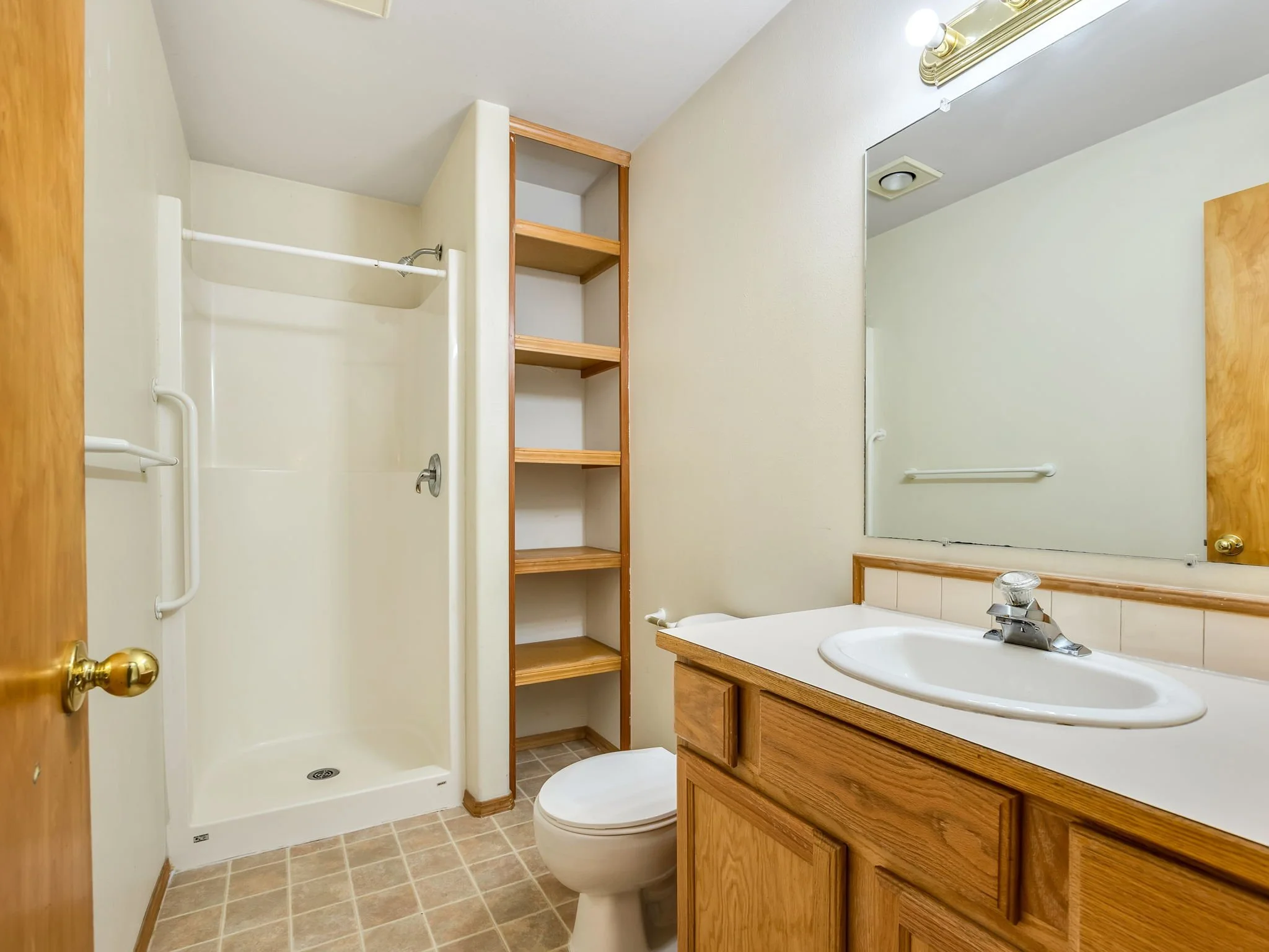 16-web-or-mls-90560 Logan Rd-15.jpg