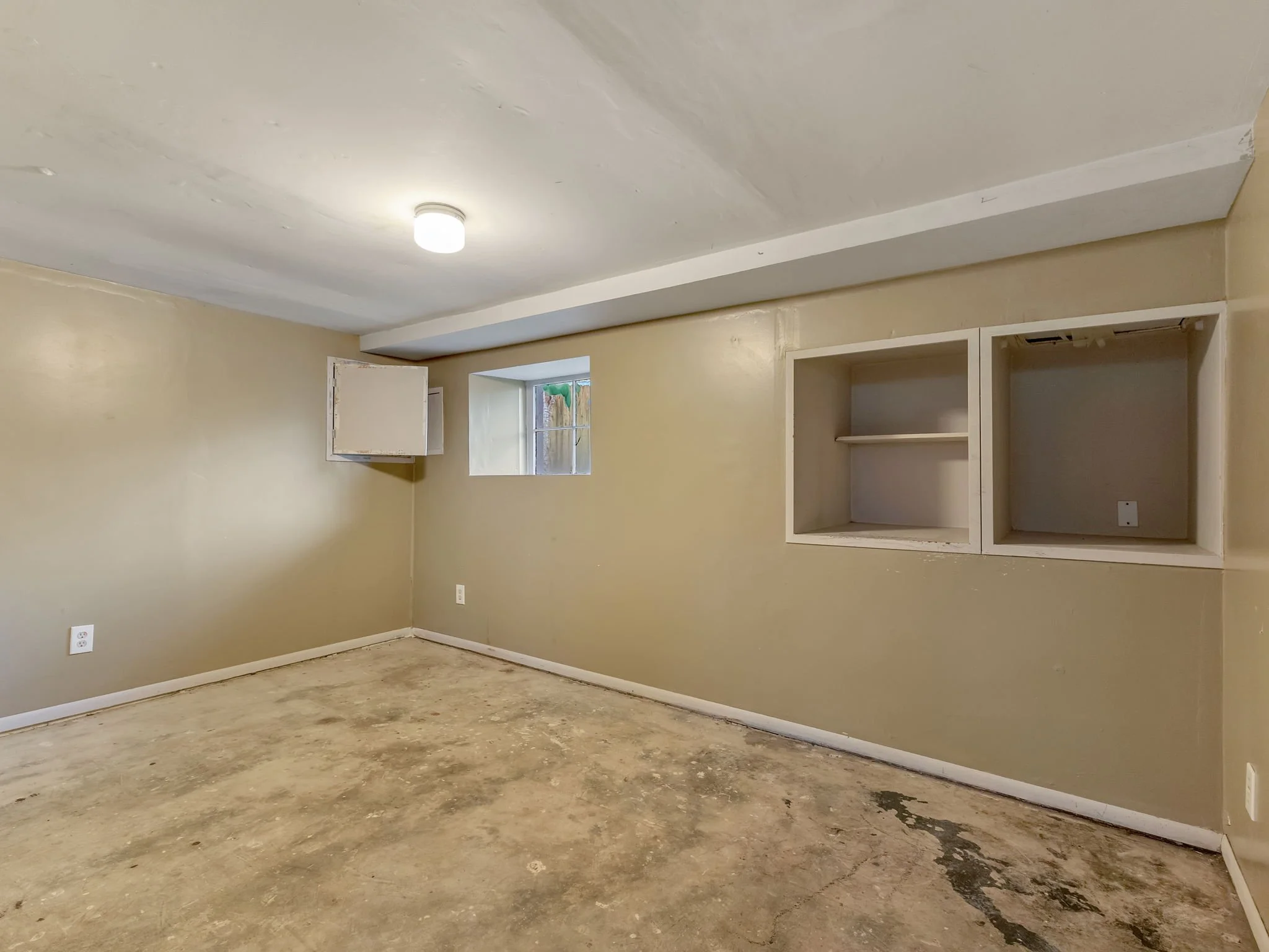 38-web-or-mls-809 Glasgow Ave-38.jpg