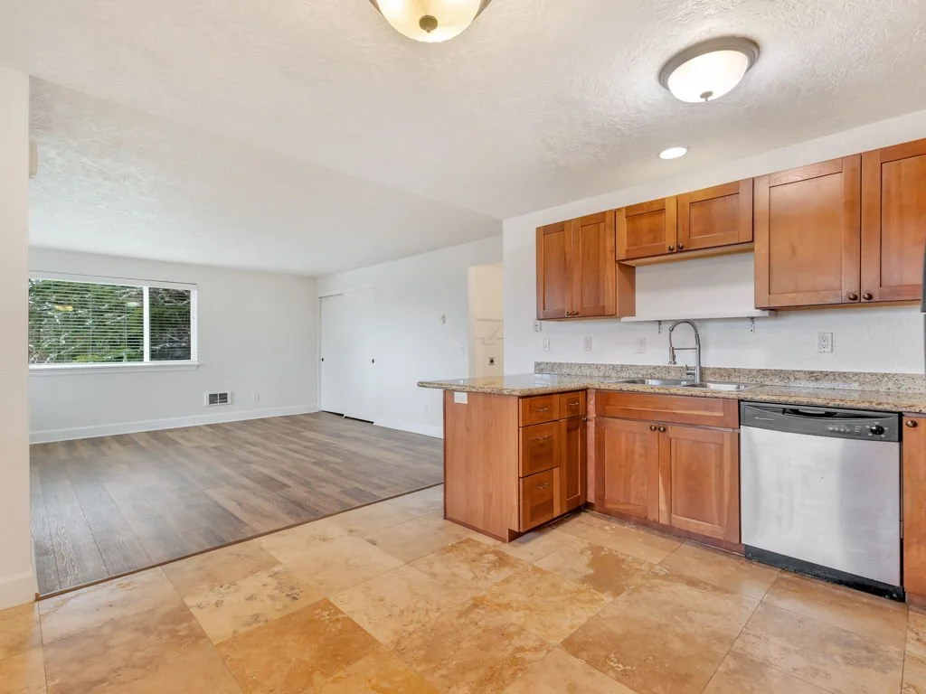 10-web-or-mls-1601 Broadway St #19-10.jpg