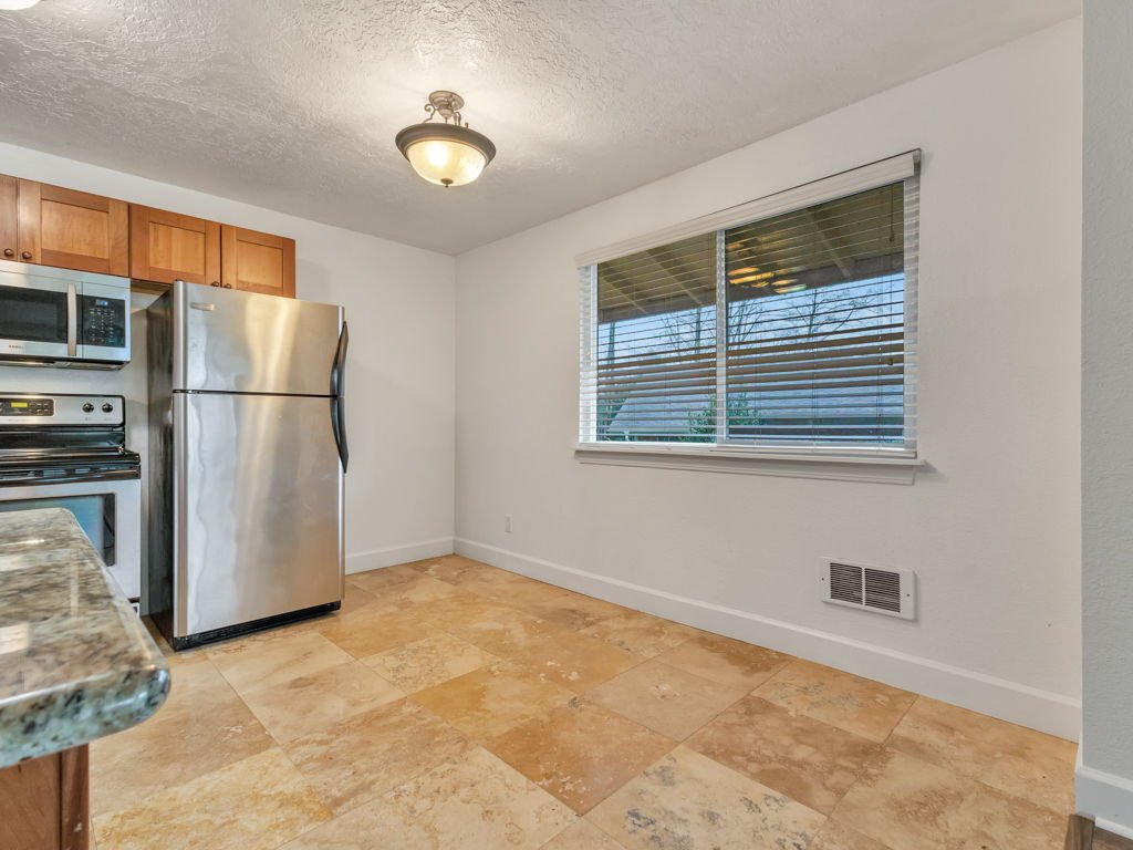 11-web-or-mls-1601 Broadway St #19-11.jpg