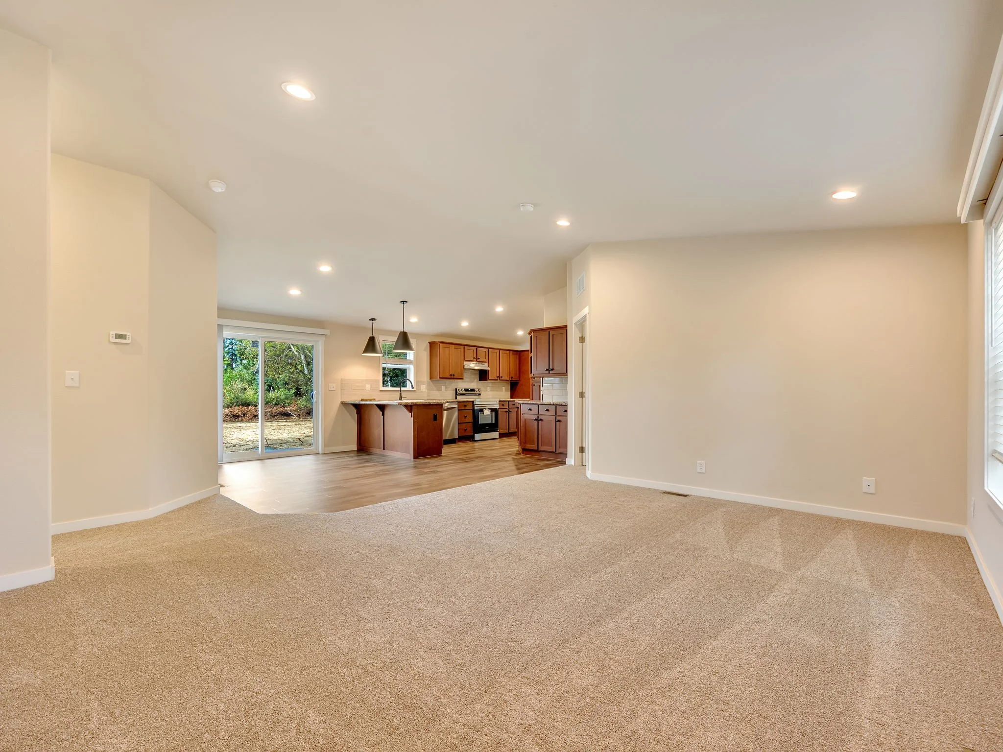 9-web-or-mls-92166 Conroy Rd-09.jpg
