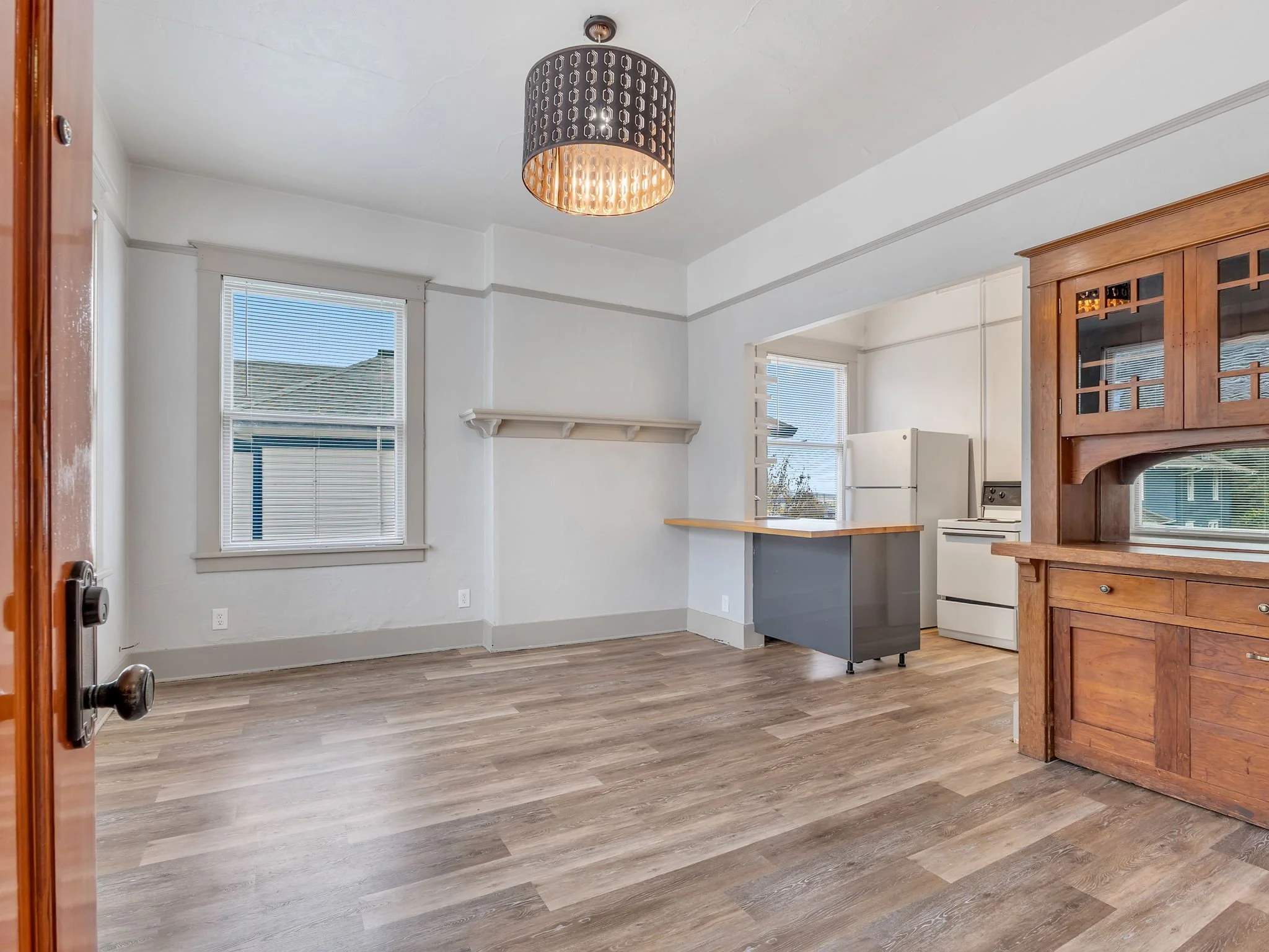 2-web-or-mls-1320 Franklin Ave-13.jpg