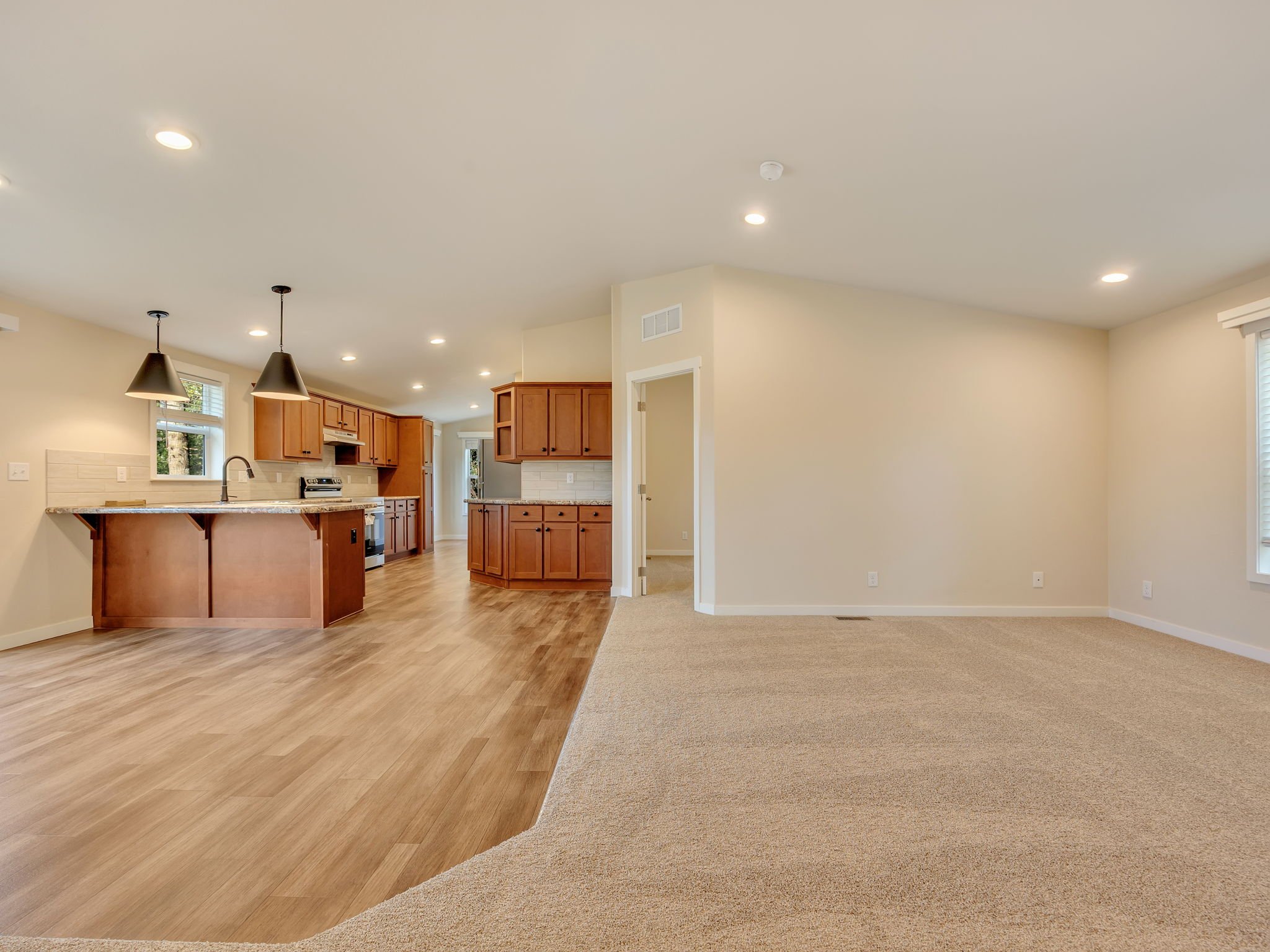 11-web-or-mls-92166 Conroy Rd-10.jpg