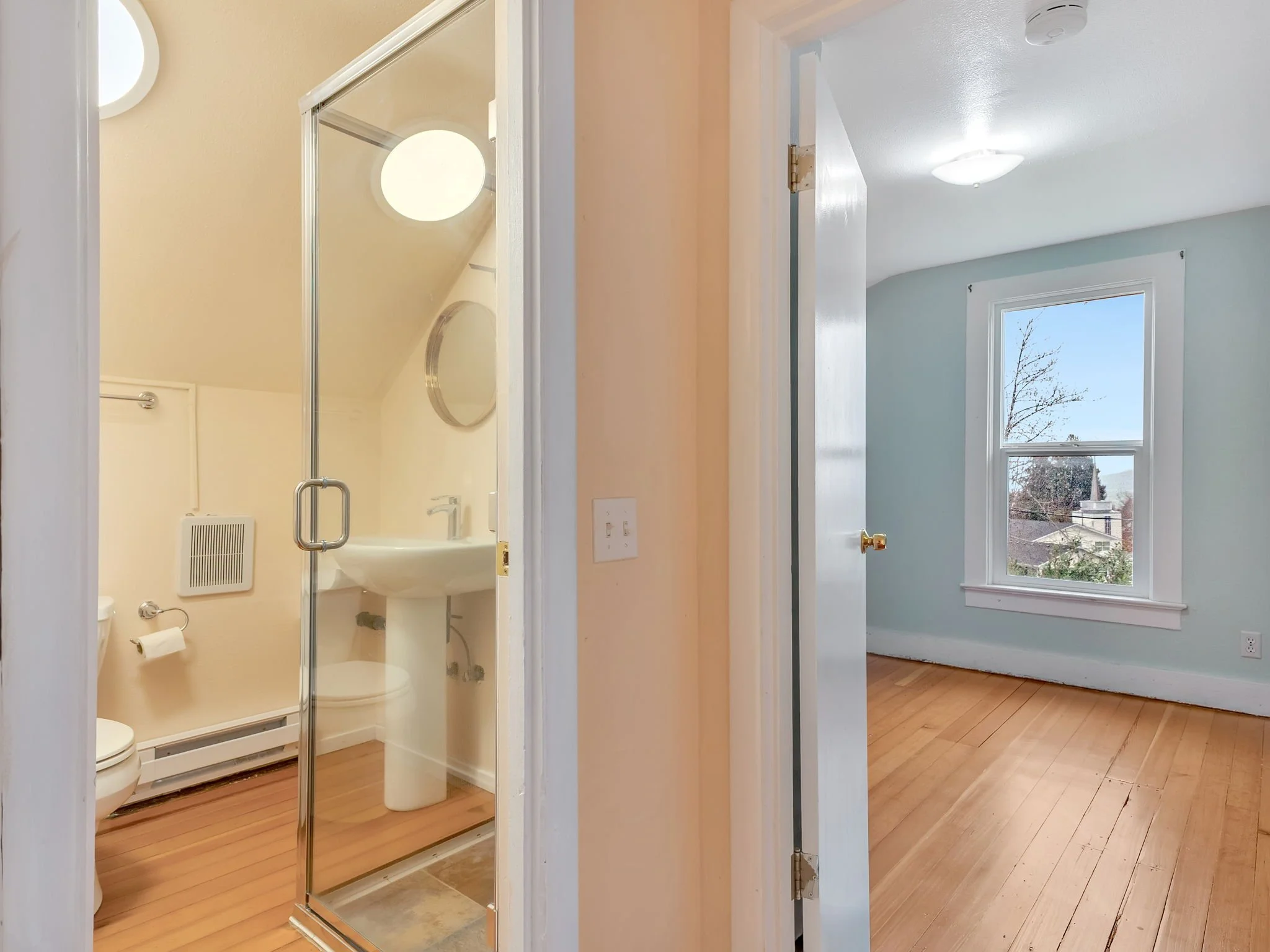 27-web-or-mls-3088 Harrison Ave-31.jpg