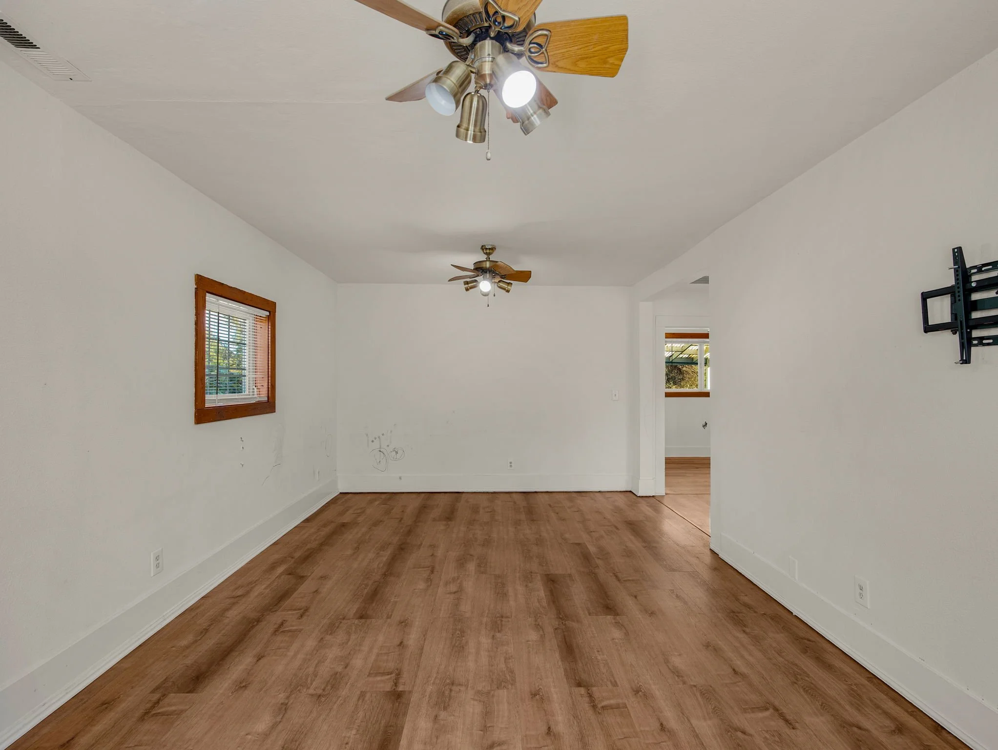 31-web-or-mls-92303 Willow Rd-31.jpg