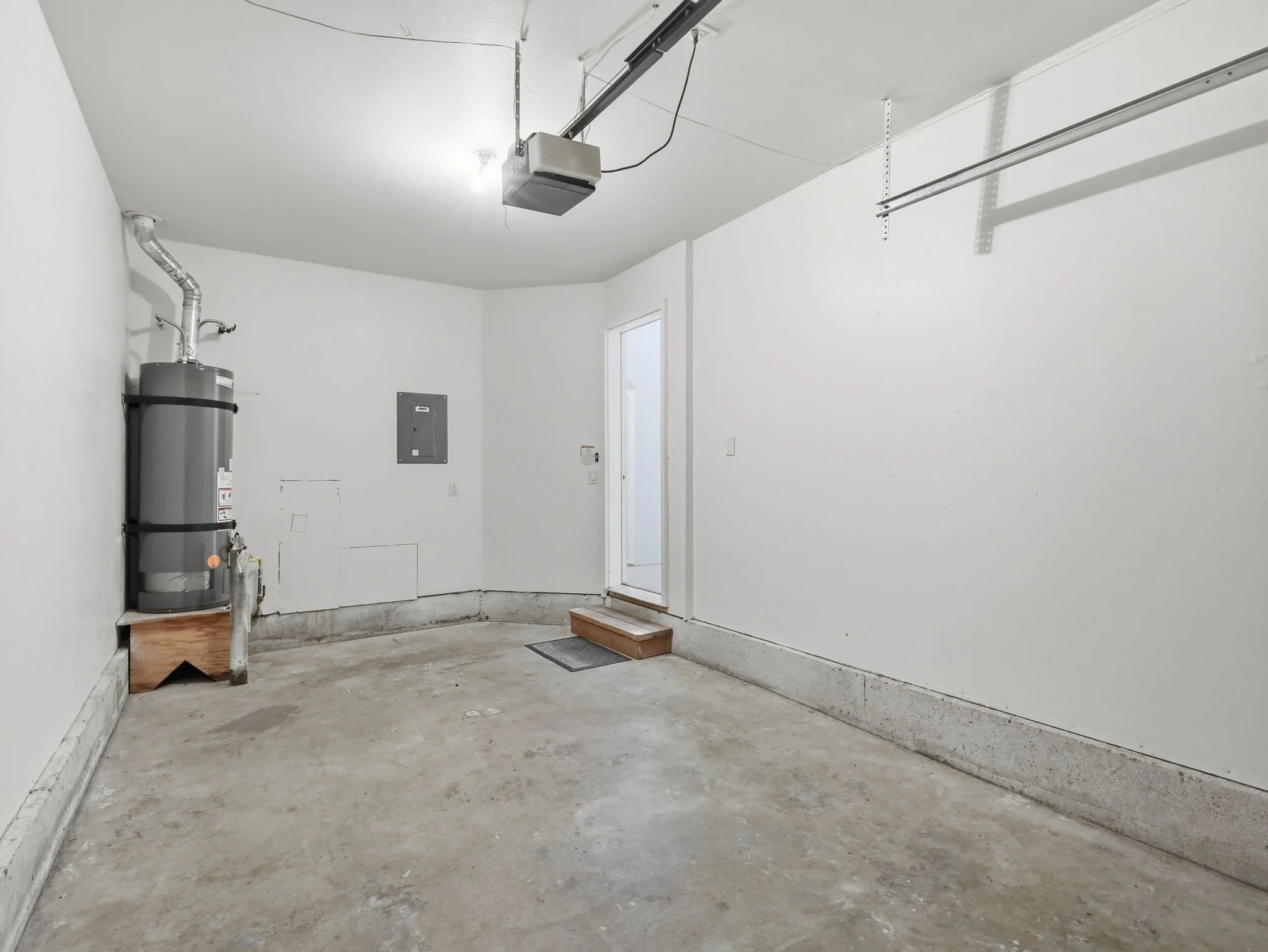 6-web-or-mls-580 7th Ct-06.jpg