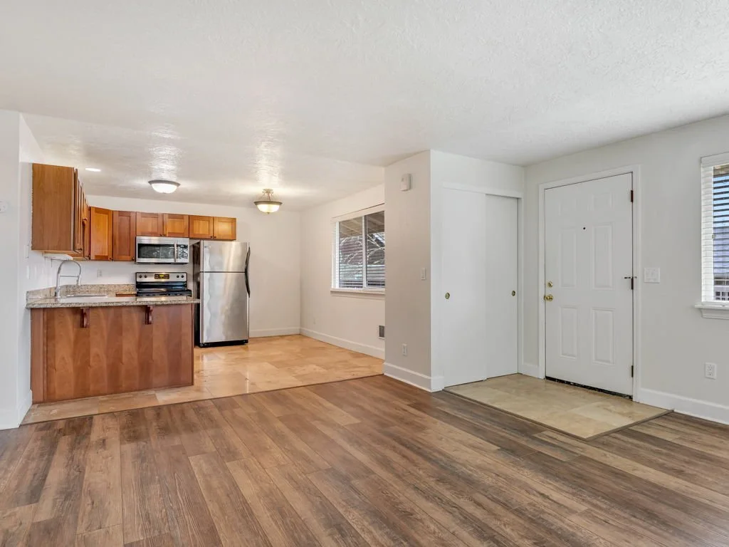 5-web-or-mls-1601 Broadway St #19-05.jpg