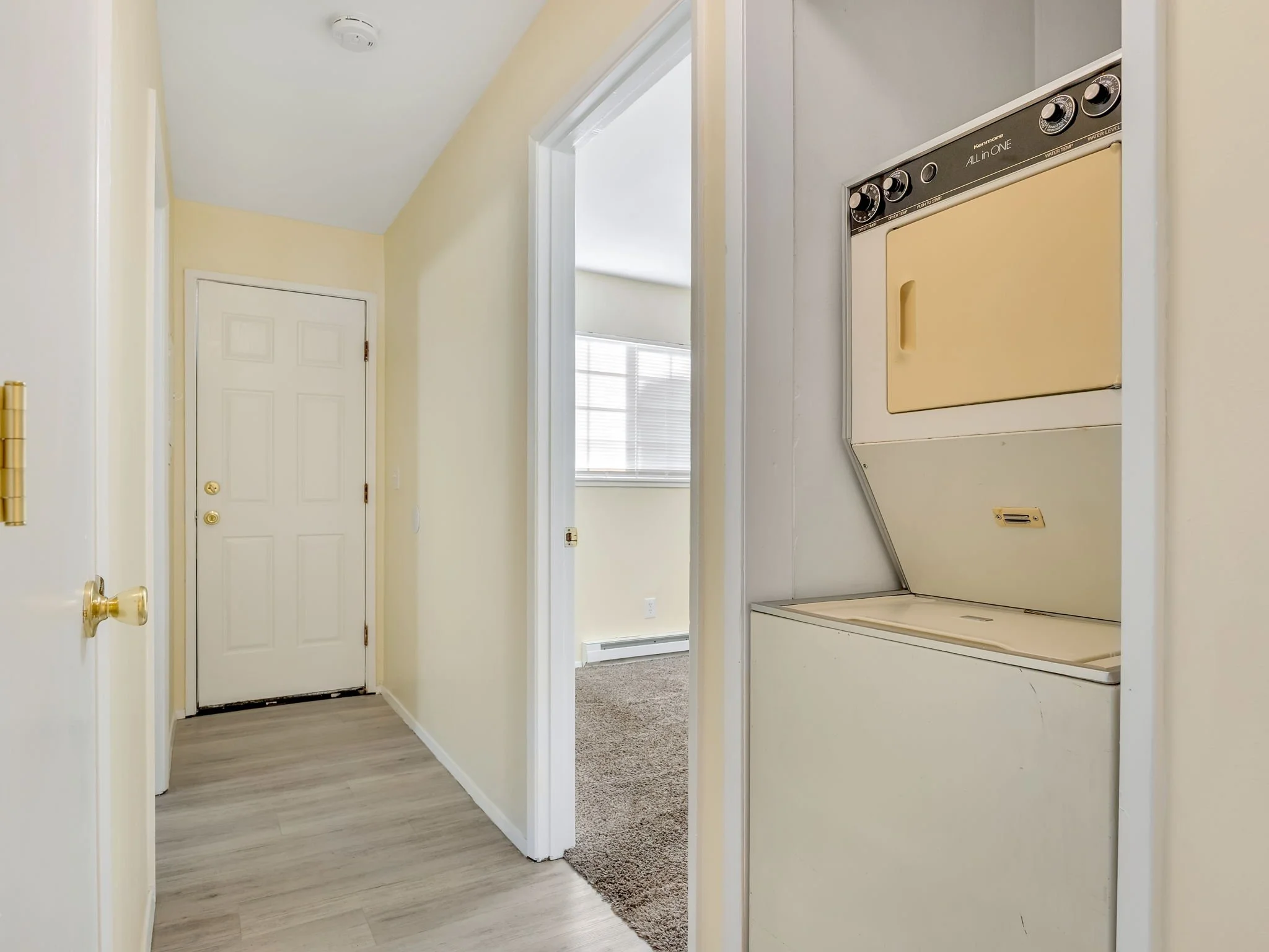 19-web-or-mls-2135 S Edgewood-17.jpg