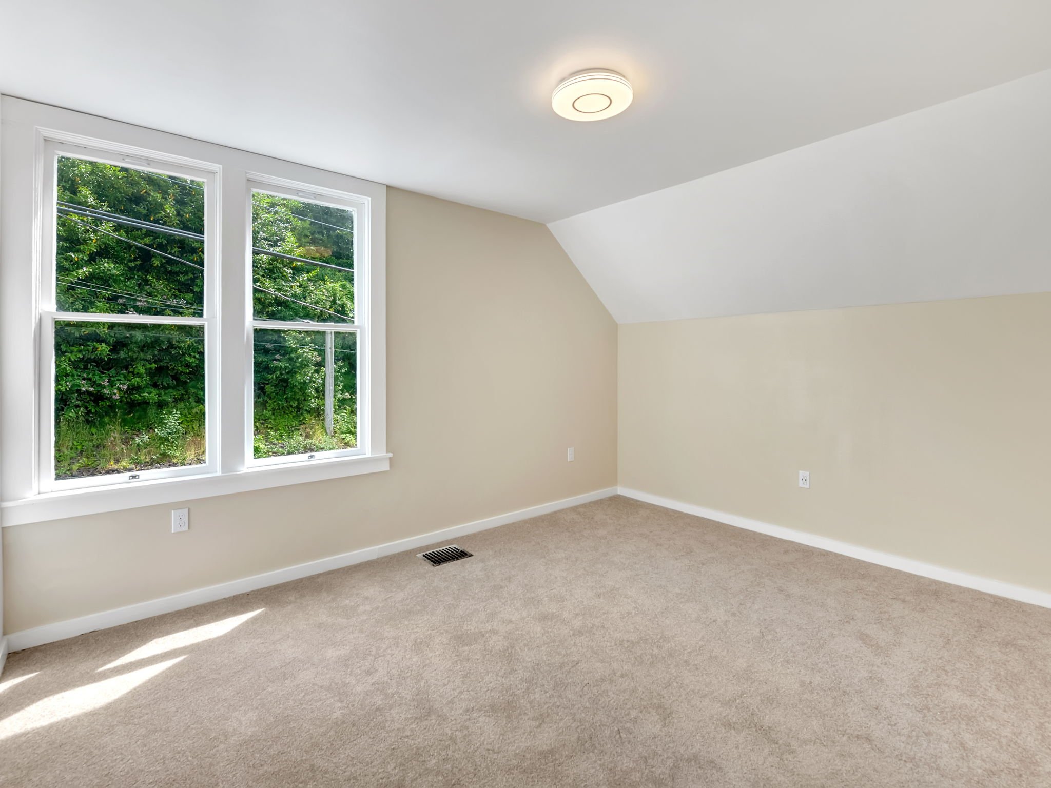 35-web-or-mls-66-70 Bond St-31.jpg