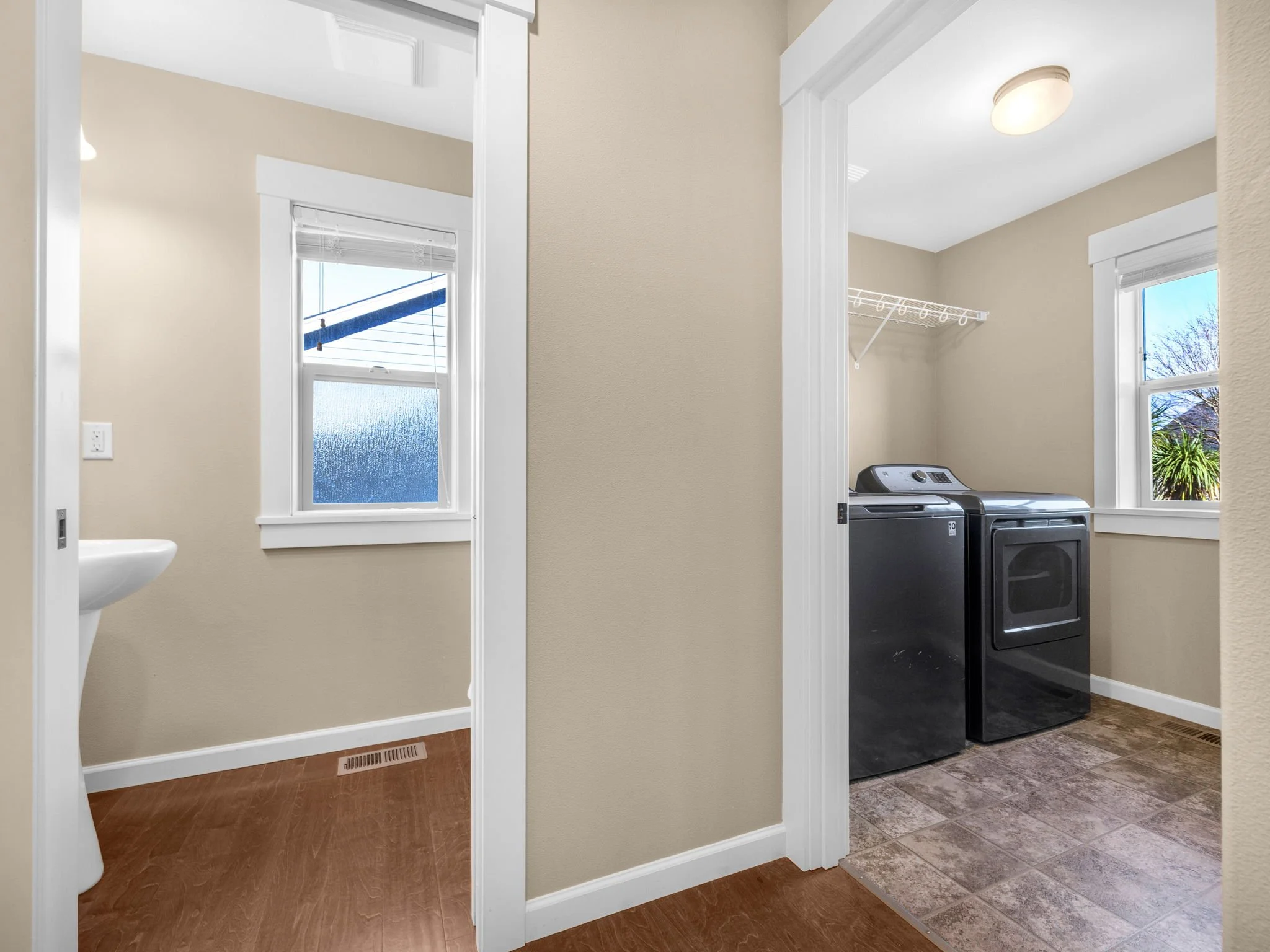 15-web-or-mls-330 SW Kalmia Ave-15.jpg