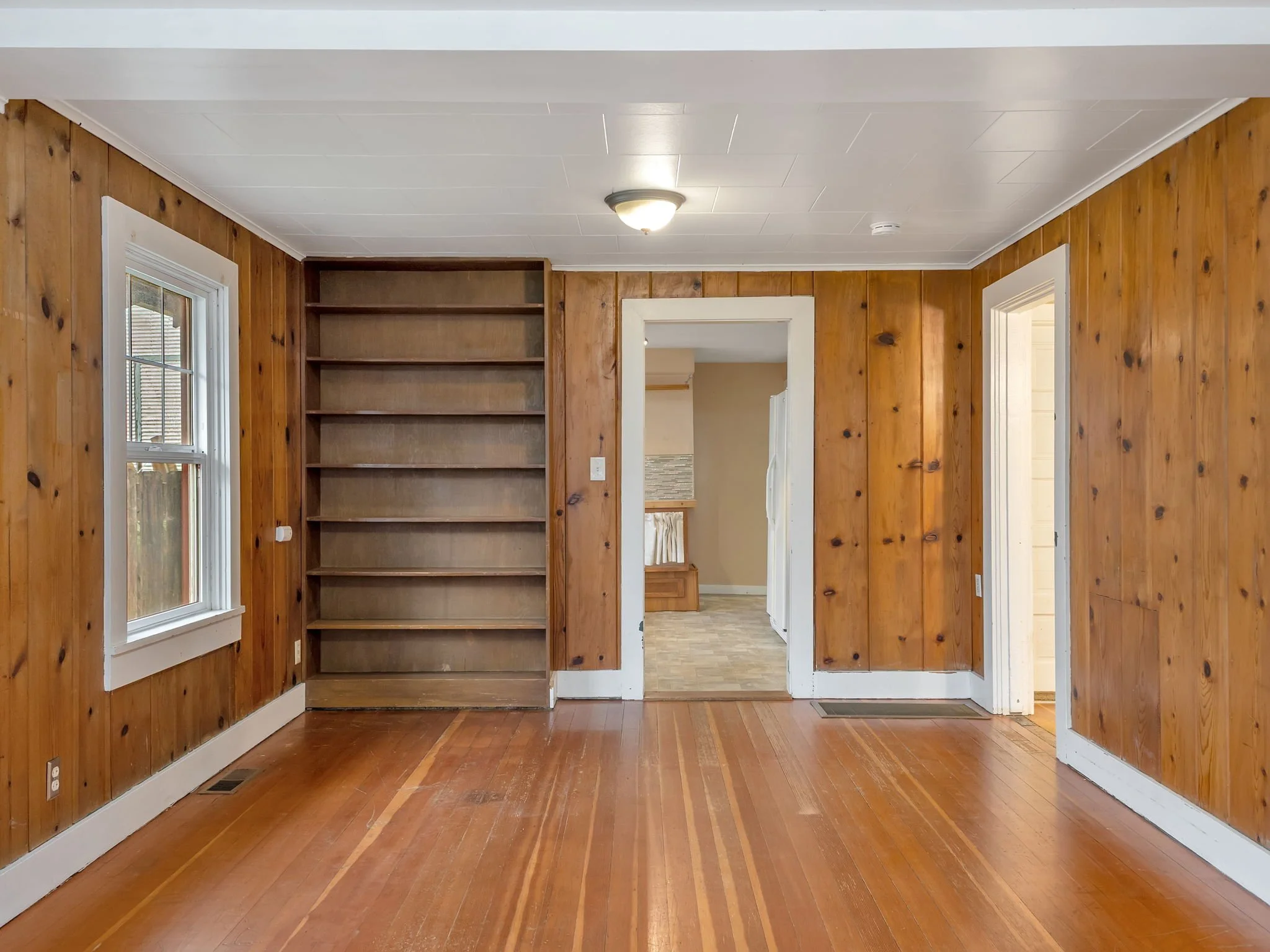 19-web-or-mls-809 Glasgow Ave-19.jpg