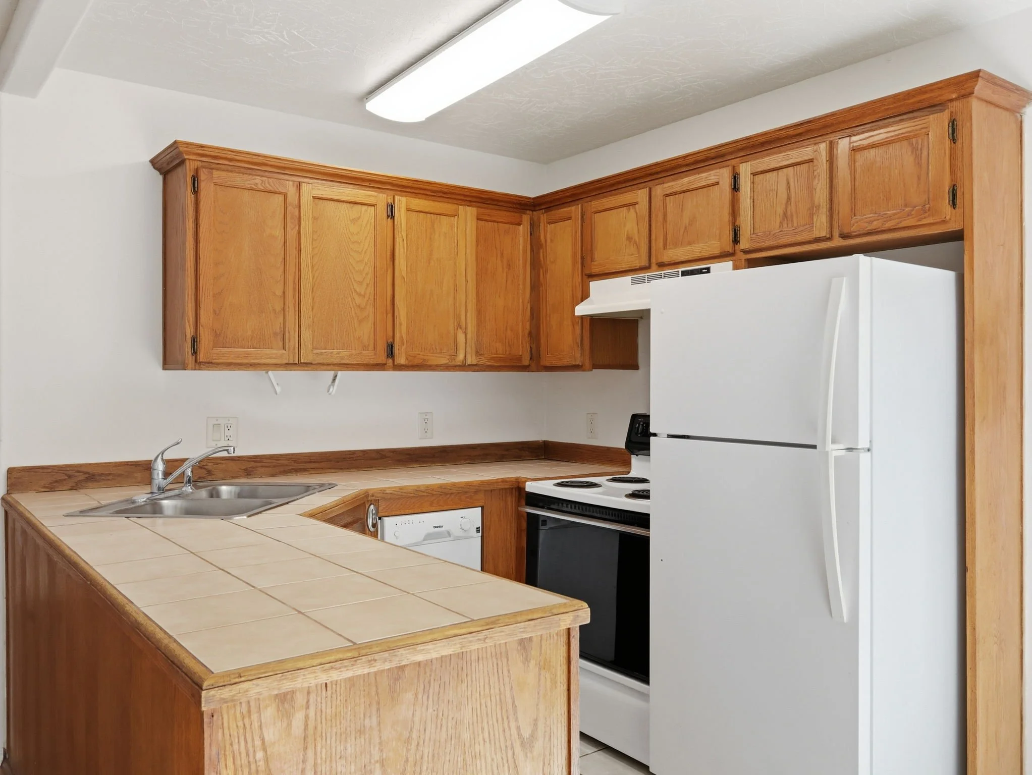 13-web-or-mls-580 7th Ct-13.jpg