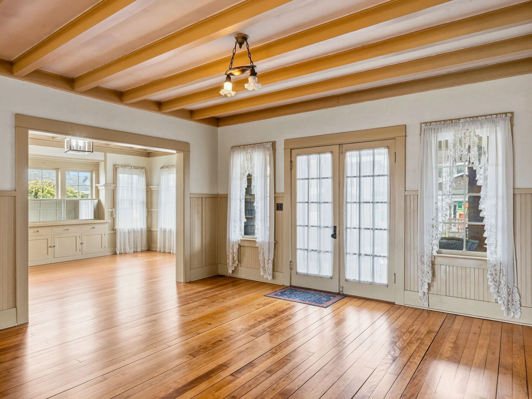 18-web-or-mls-860 Beach St-50.jpg