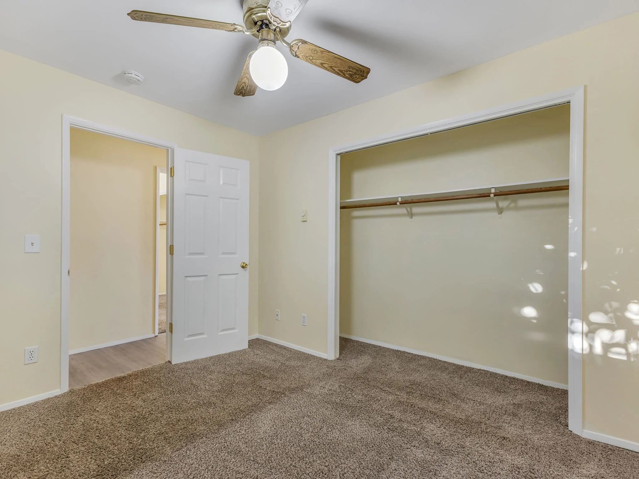 22-web-or-mls-2135 S Edgewood-20.jpg