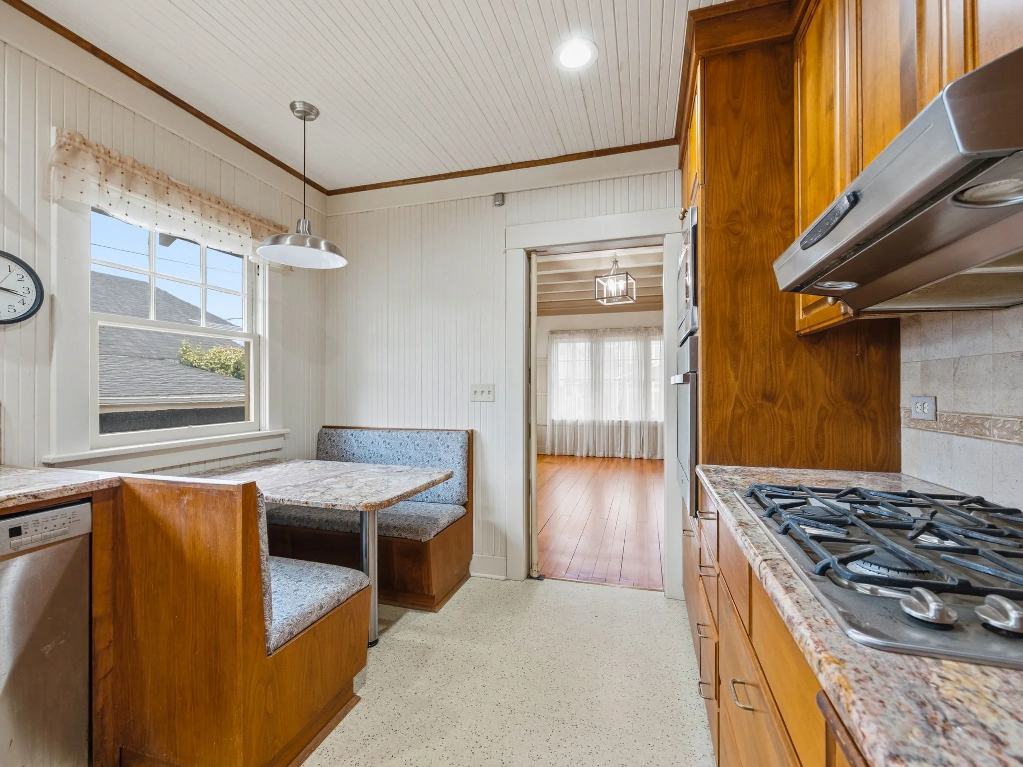 30-web-or-mls-860 Beach St-62.jpg