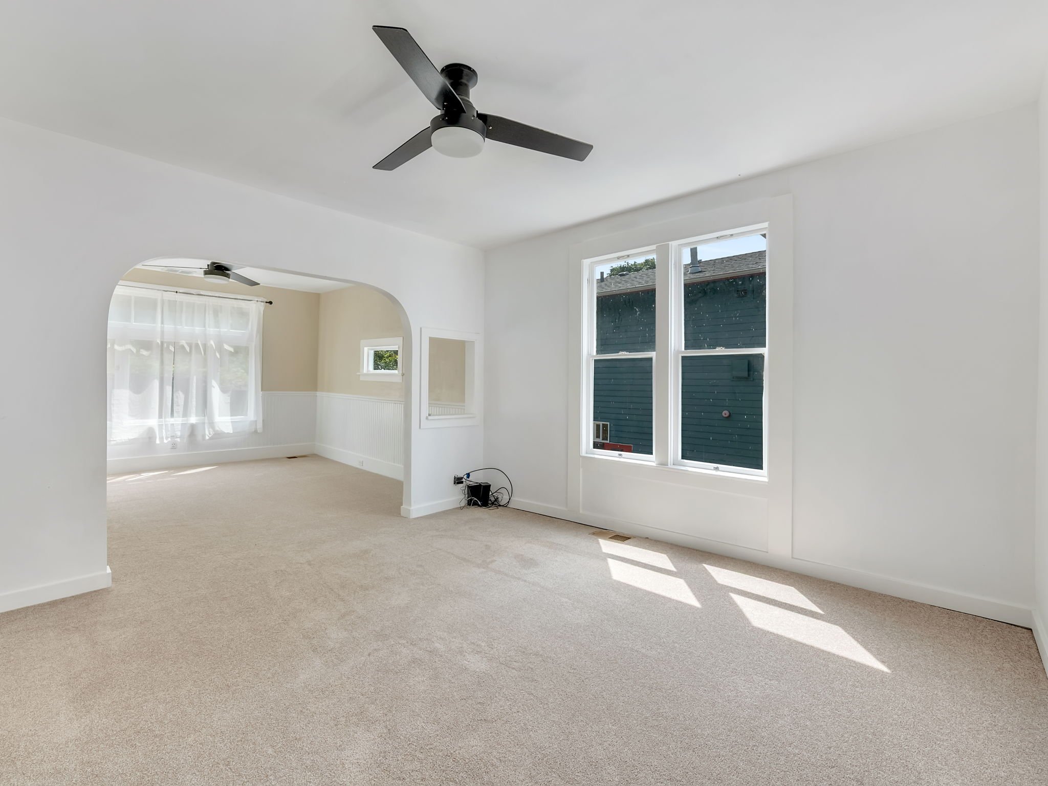 18-web-or-mls-66-70 Bond St-14.jpg
