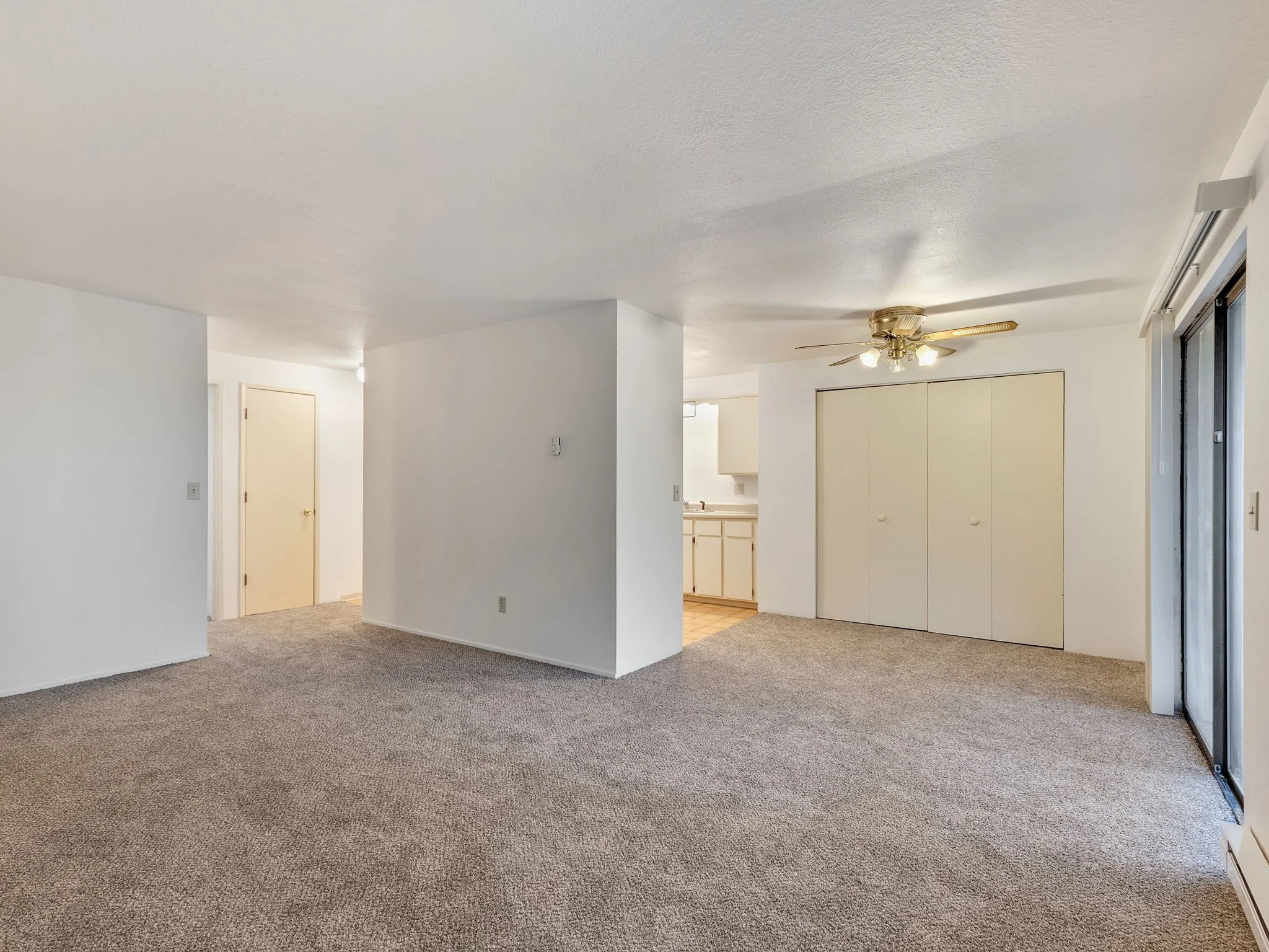 9-web-or-mls-280 Lincoln St #3-09.jpg