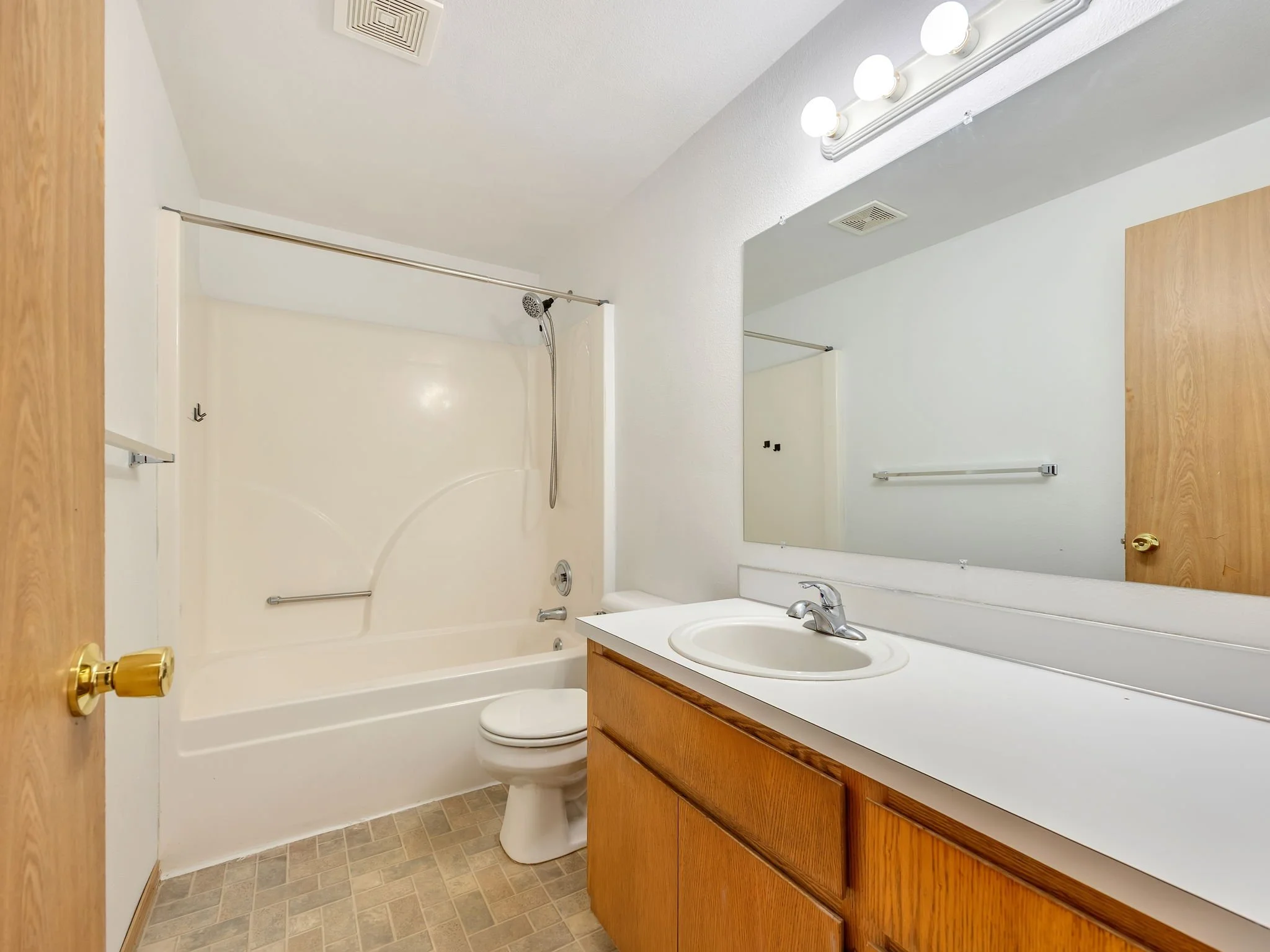 24-web-or-mls-1525 7th St-23.jpg