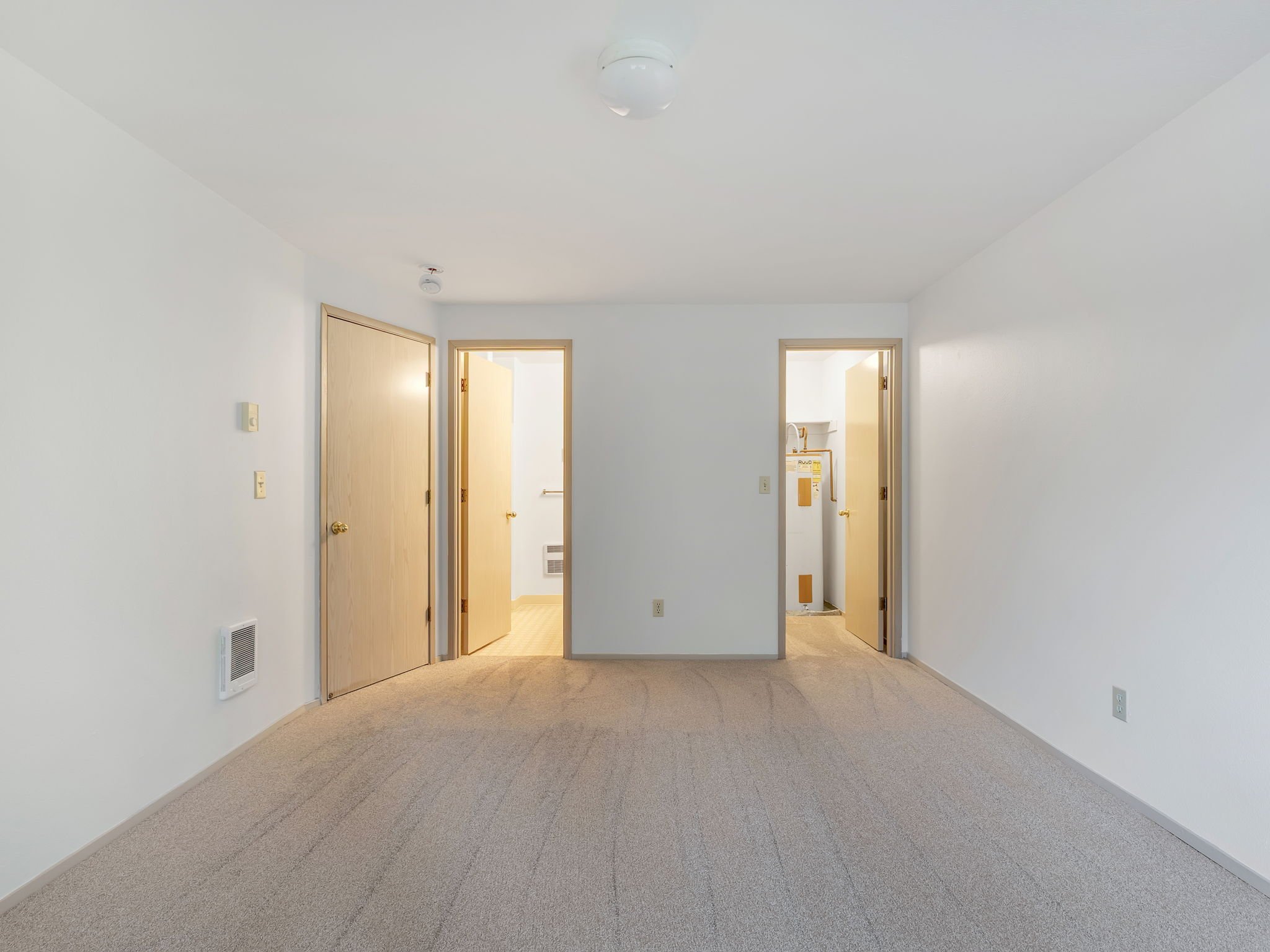 19-web-or-mls-355 S Wahanna Rd-19.jpg