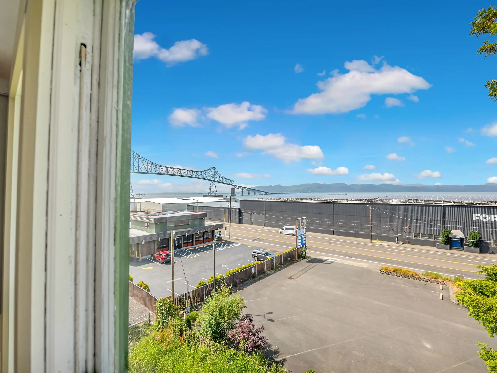 50-web-or-mls-66-70 Bond St-42.jpg