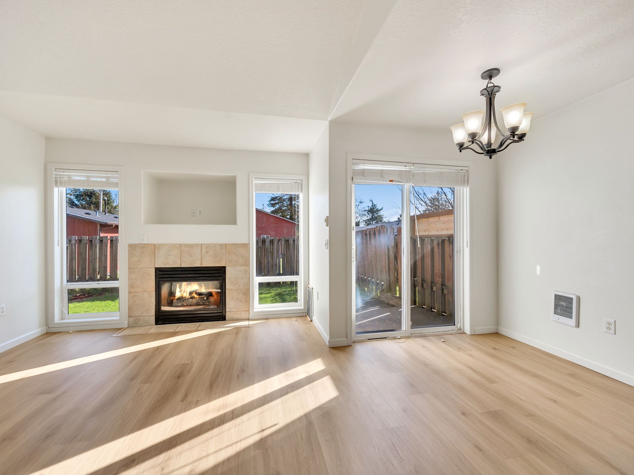 17-web-or-mls-1536 S Main-178.jpg