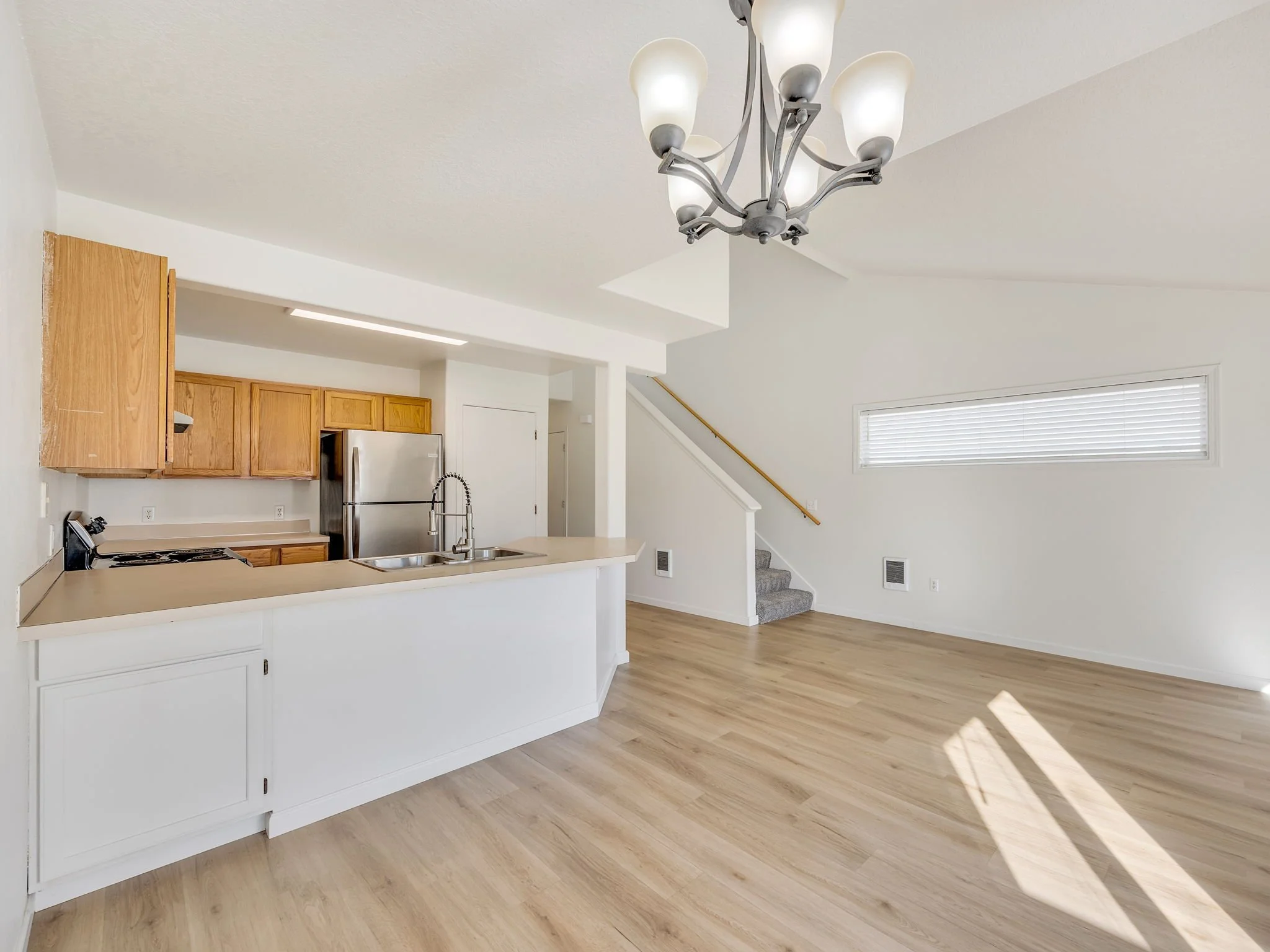 15-web-or-mls-1536 S Main-176.jpg