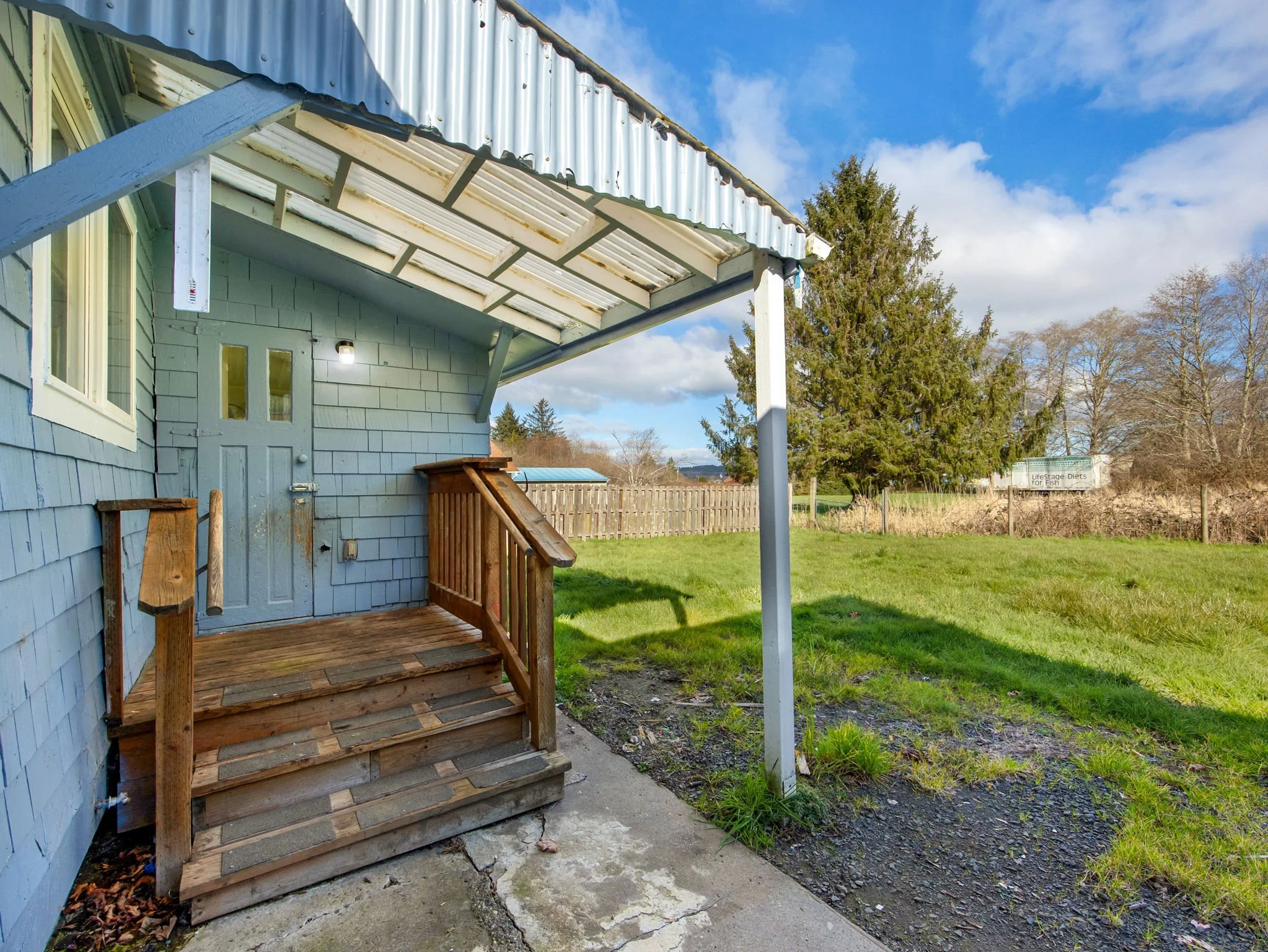 9-web-or-mls-92303 Willow Rd-14.jpg