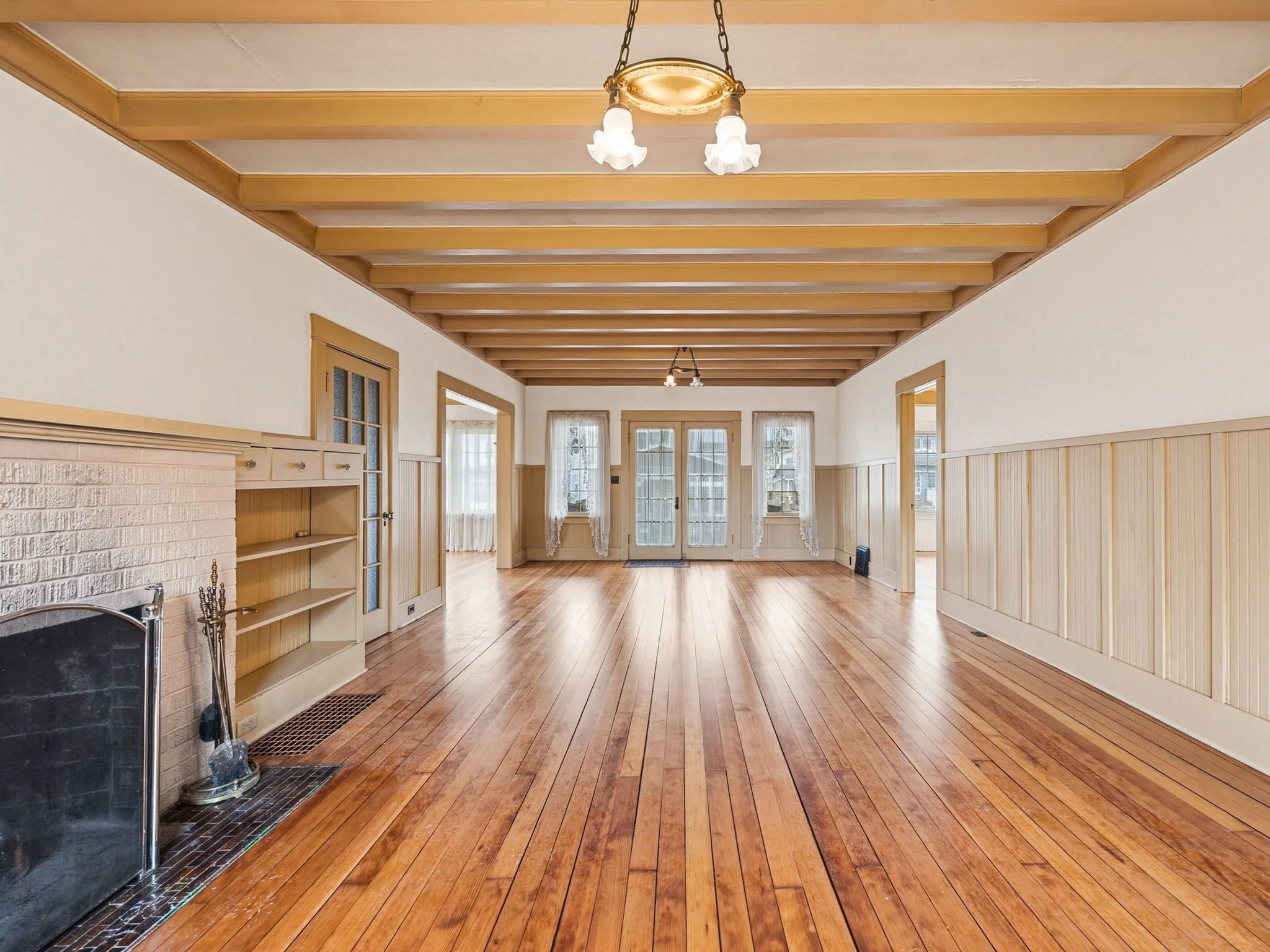 5-web-or-mls-860 Beach St-37.jpg