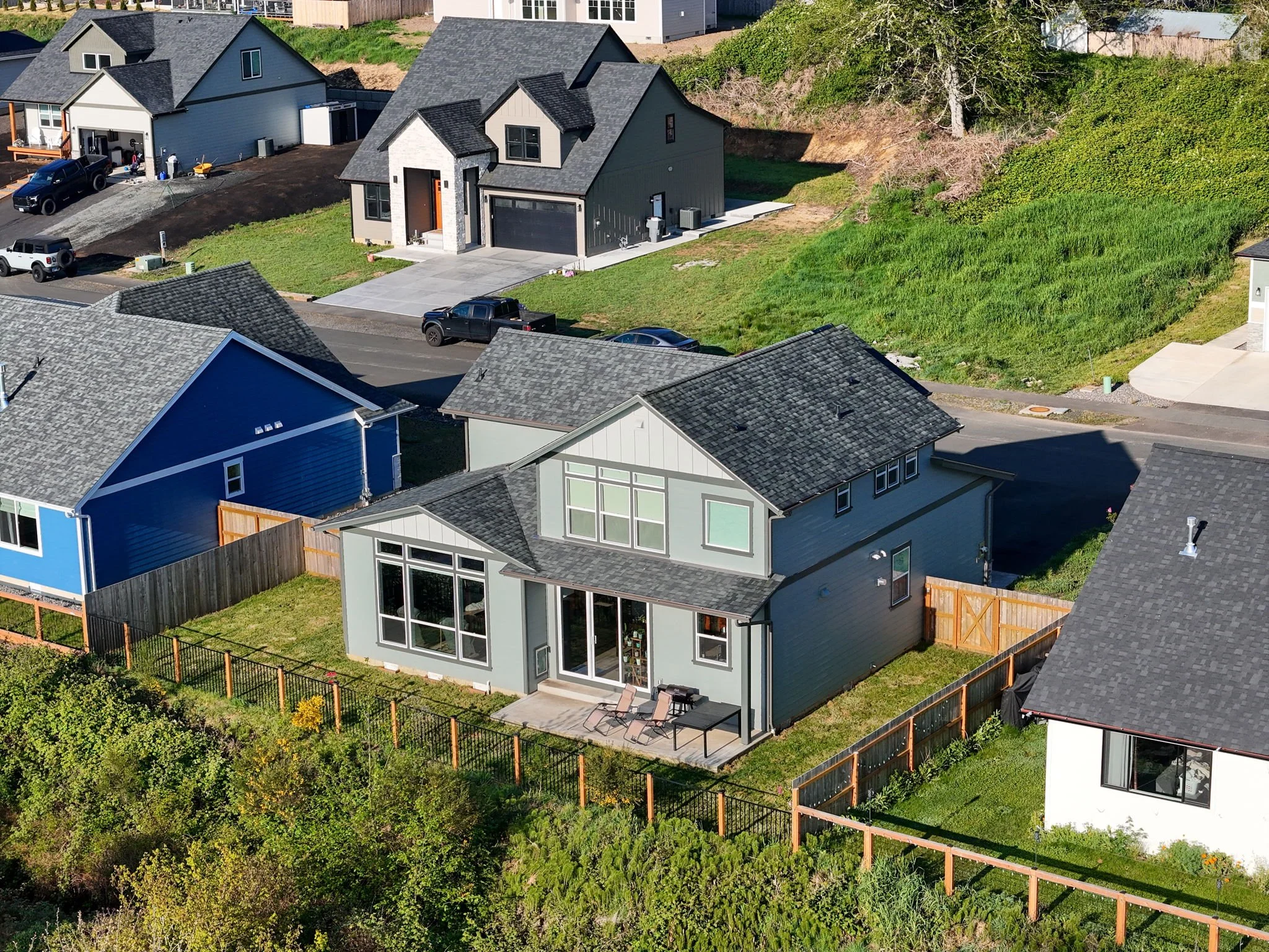 5-web-or-mls-35680 Bella Exteriors-11.jpg