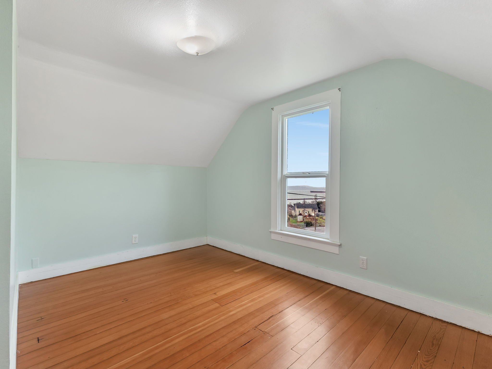 30-web-or-mls-3088 Harrison Ave-34.jpg