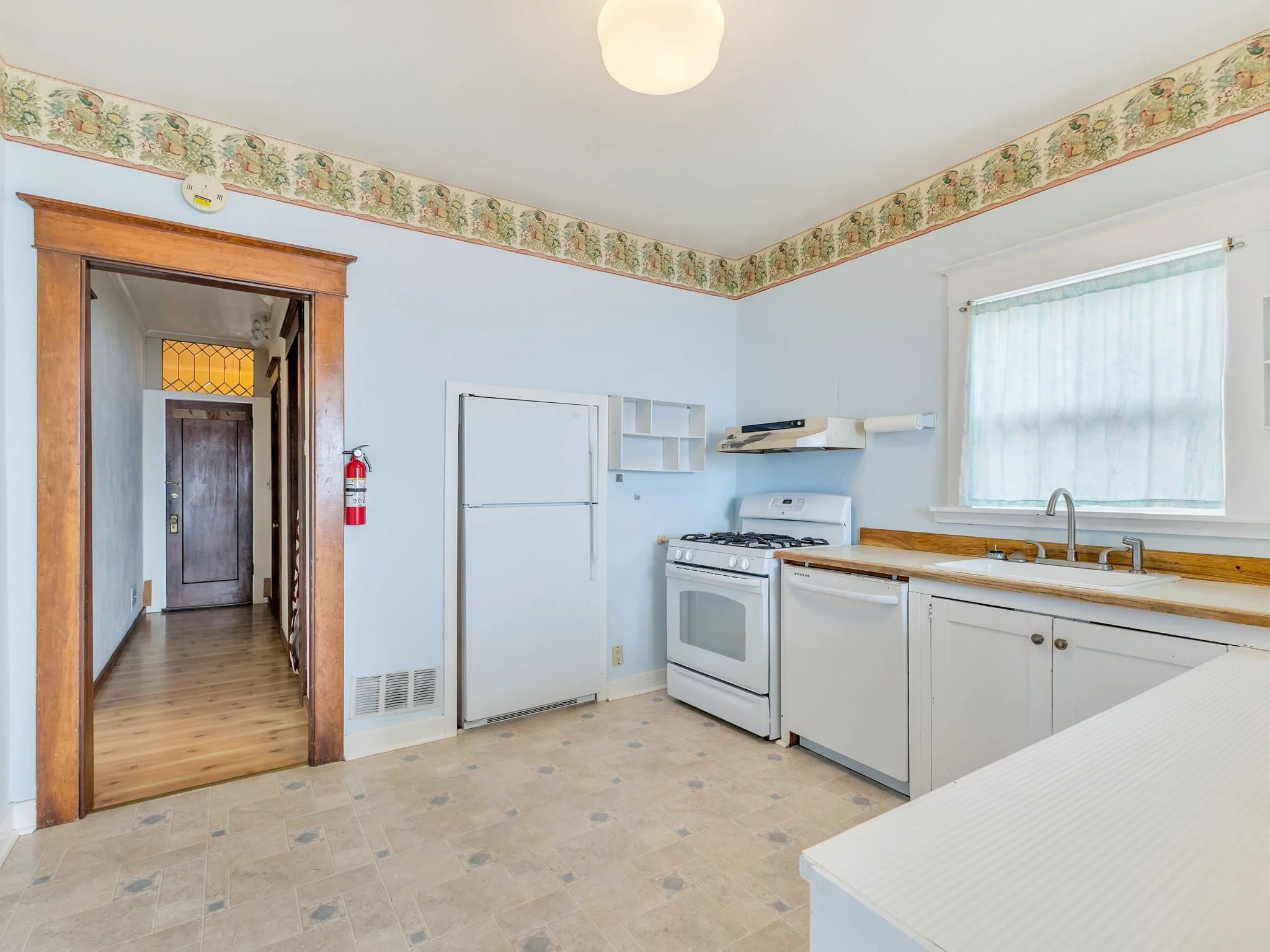 17-web-or-mls-612 Florence Ave #2-16.jpg