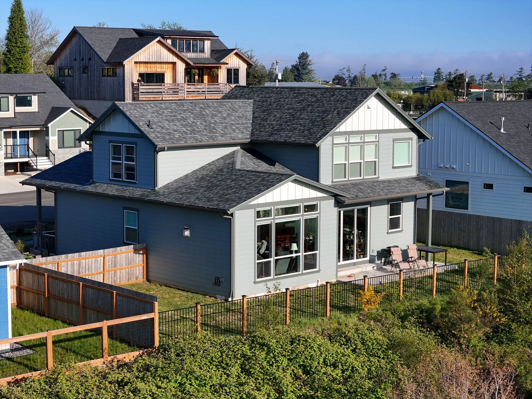 6-web-or-mls-35680 Bella Exteriors-10.jpg