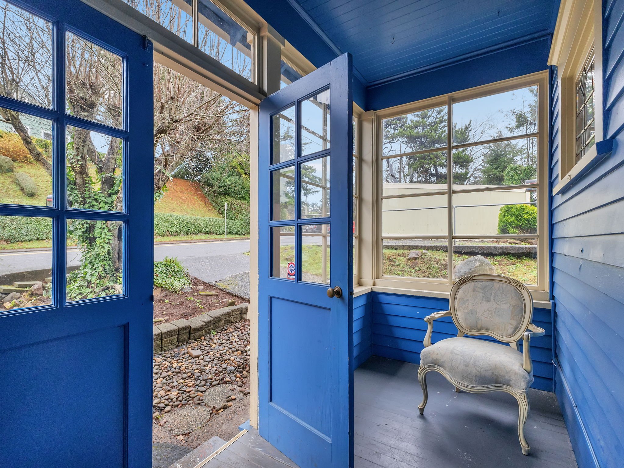 13-web-or-mls-612 Florence Ave #2-10.jpg