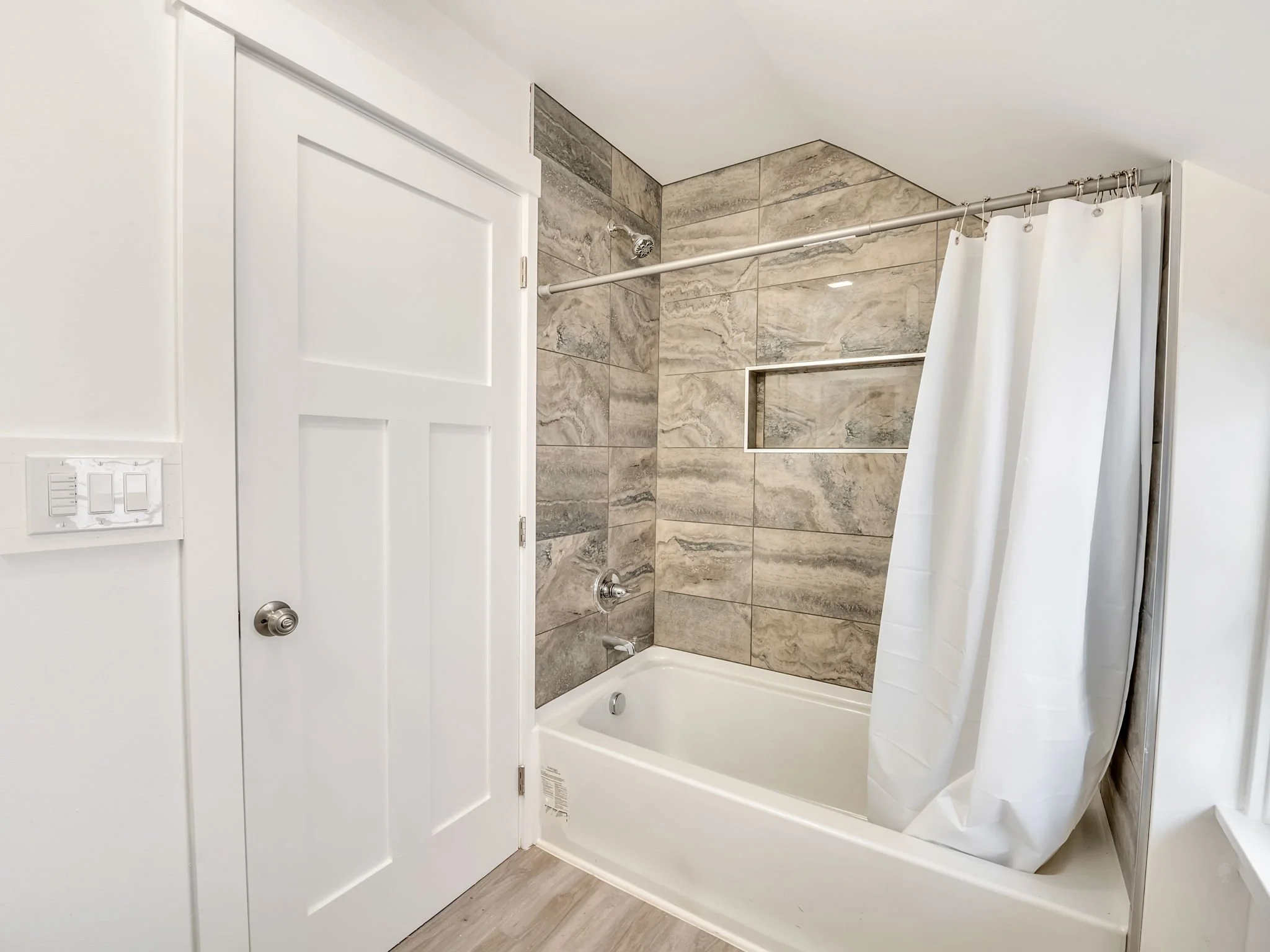 60-web-or-mls-66-70 Bond St-52.jpg