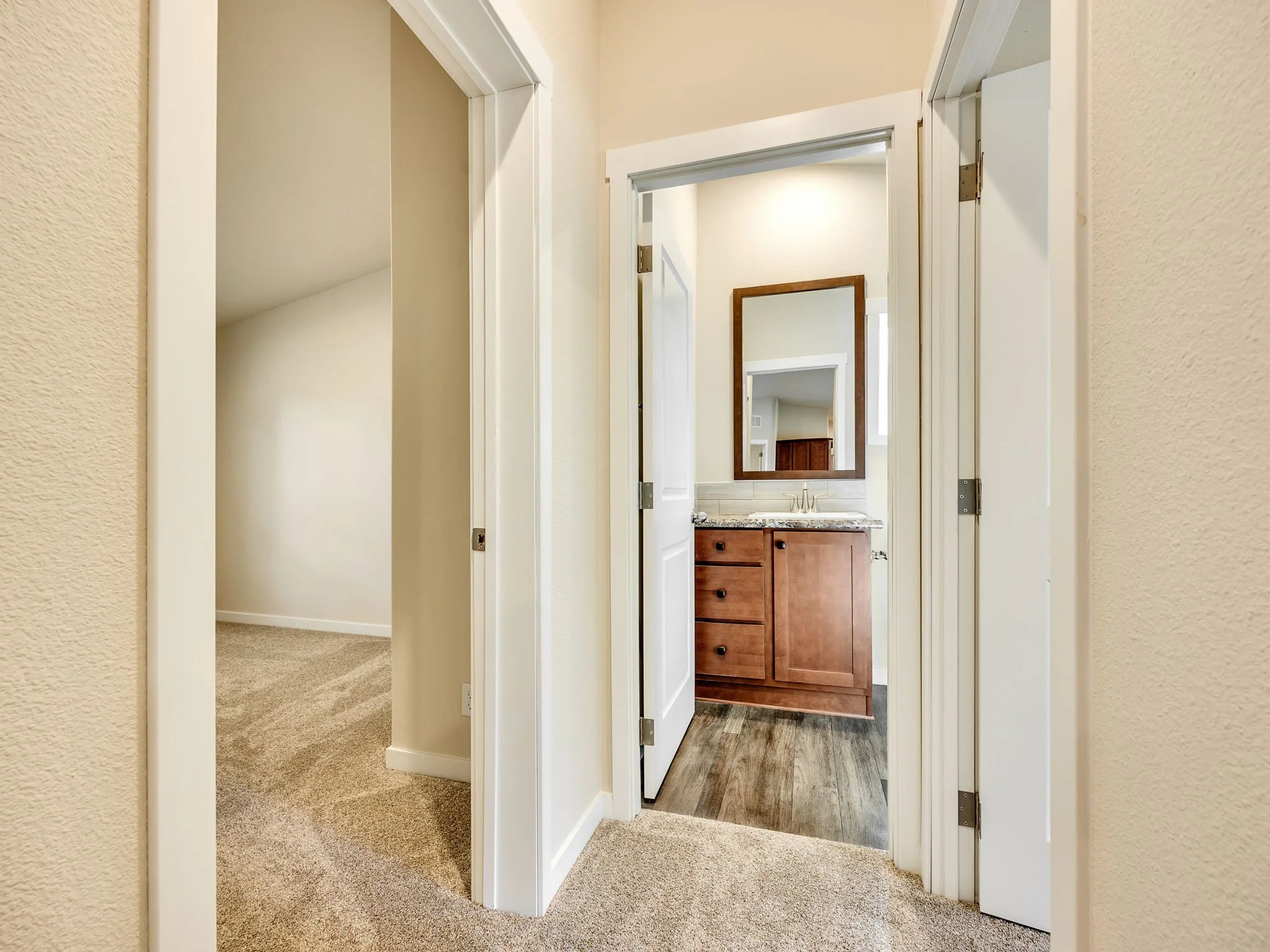40-web-or-mls-92166 Conroy Rd-31.jpg