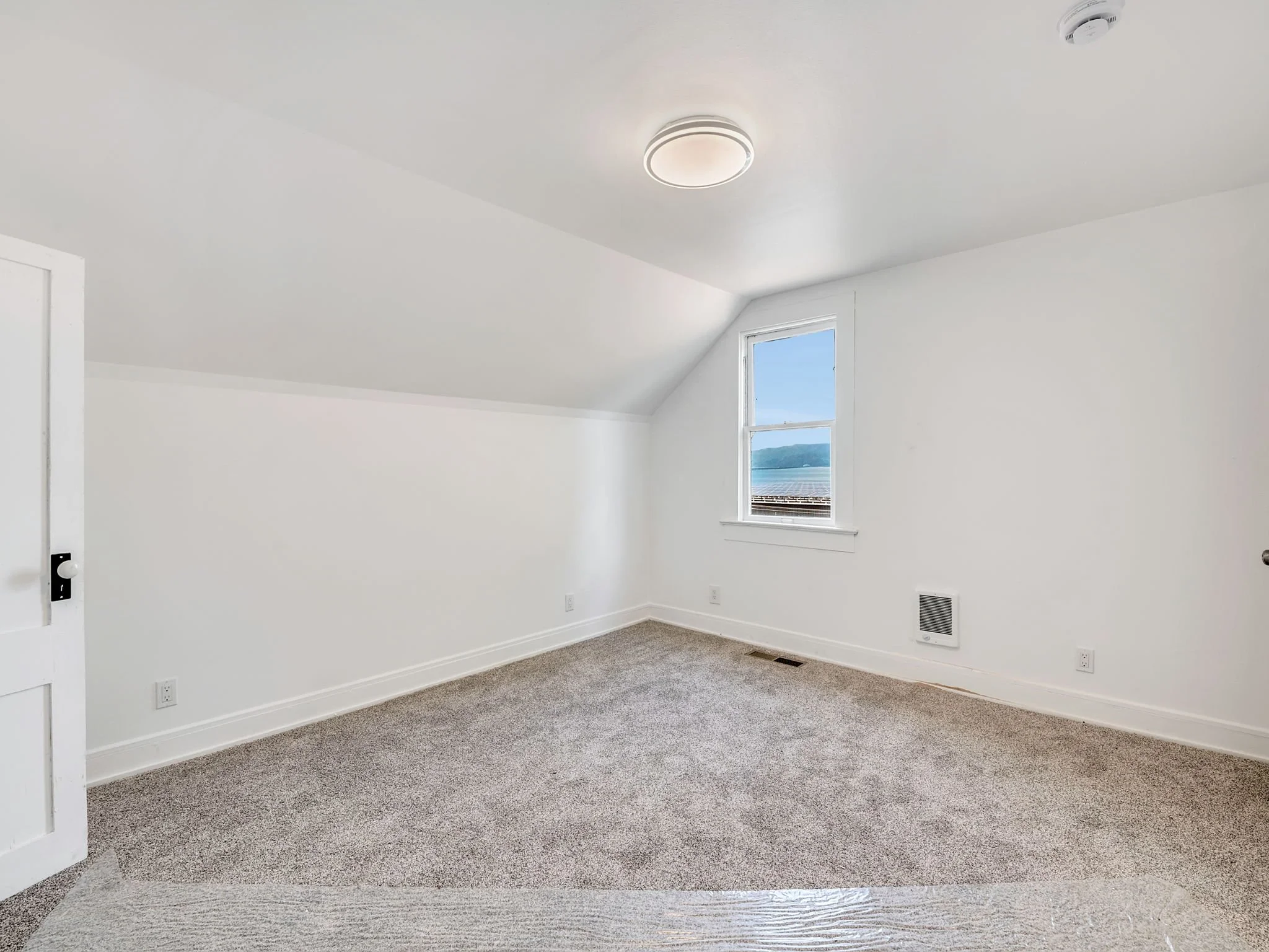 56-web-or-mls-66-70 Bond St-48.jpg