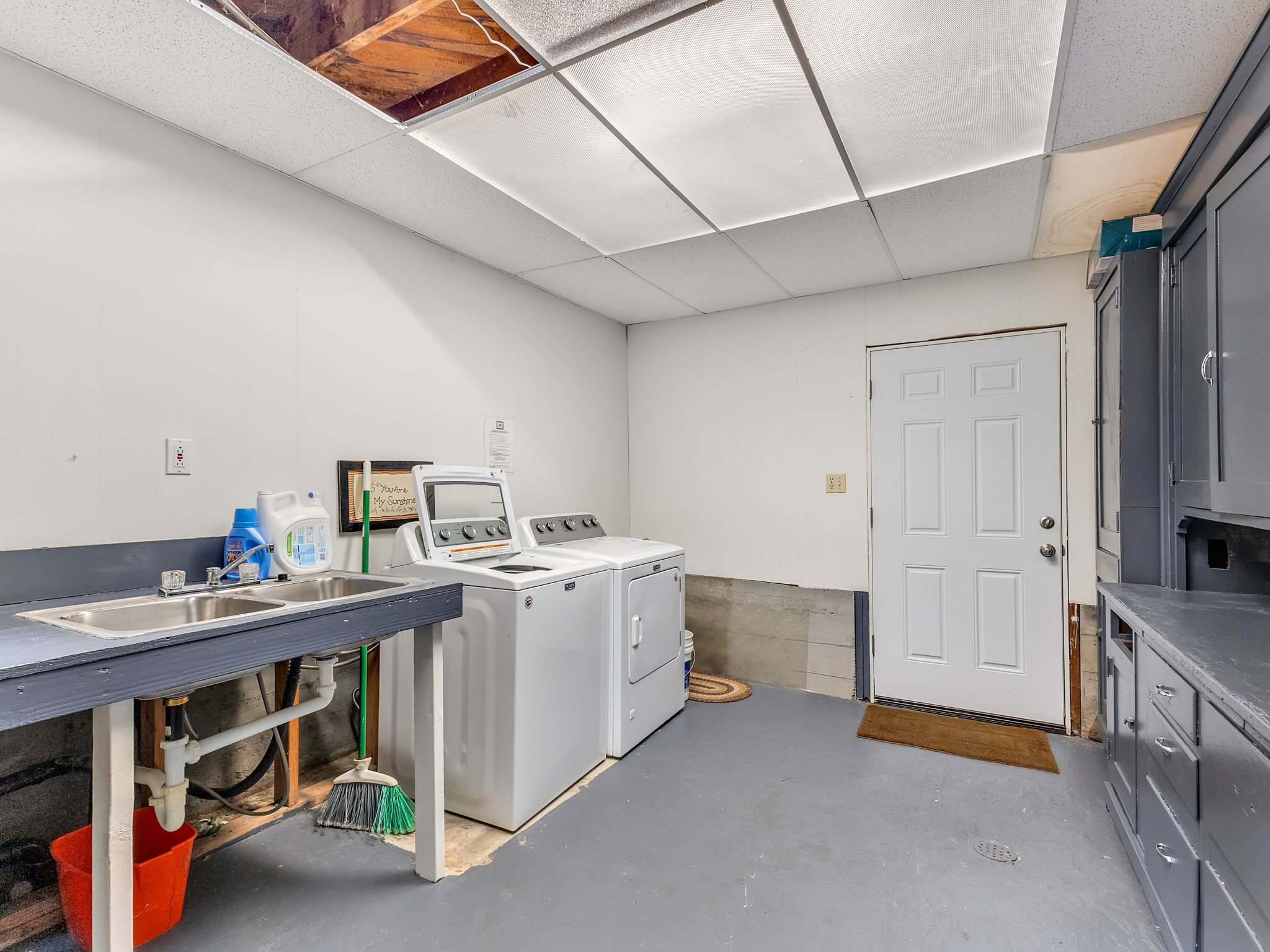 32-web-or-mls-612 Florence Ave #2-29.jpg
