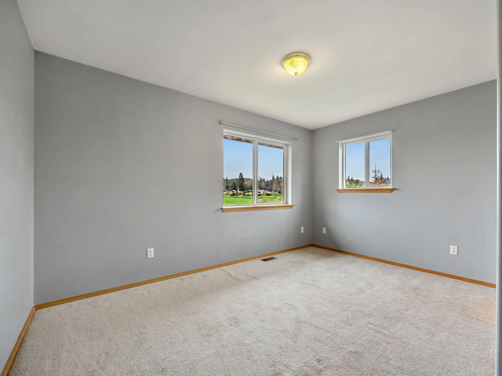 17-web-or-mls-90560 Logan Rd-16.jpg