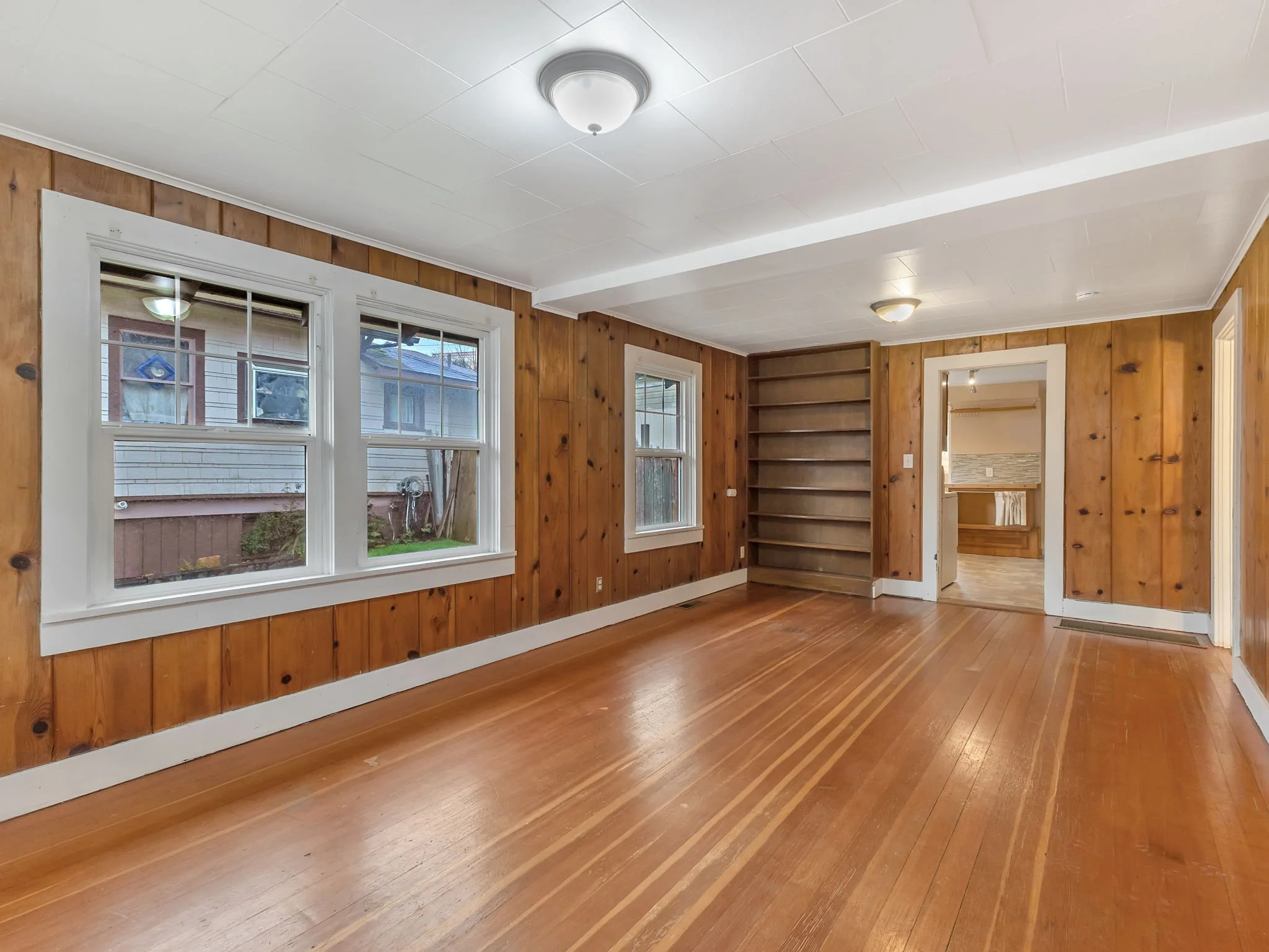 18-web-or-mls-809 Glasgow Ave-18.jpg