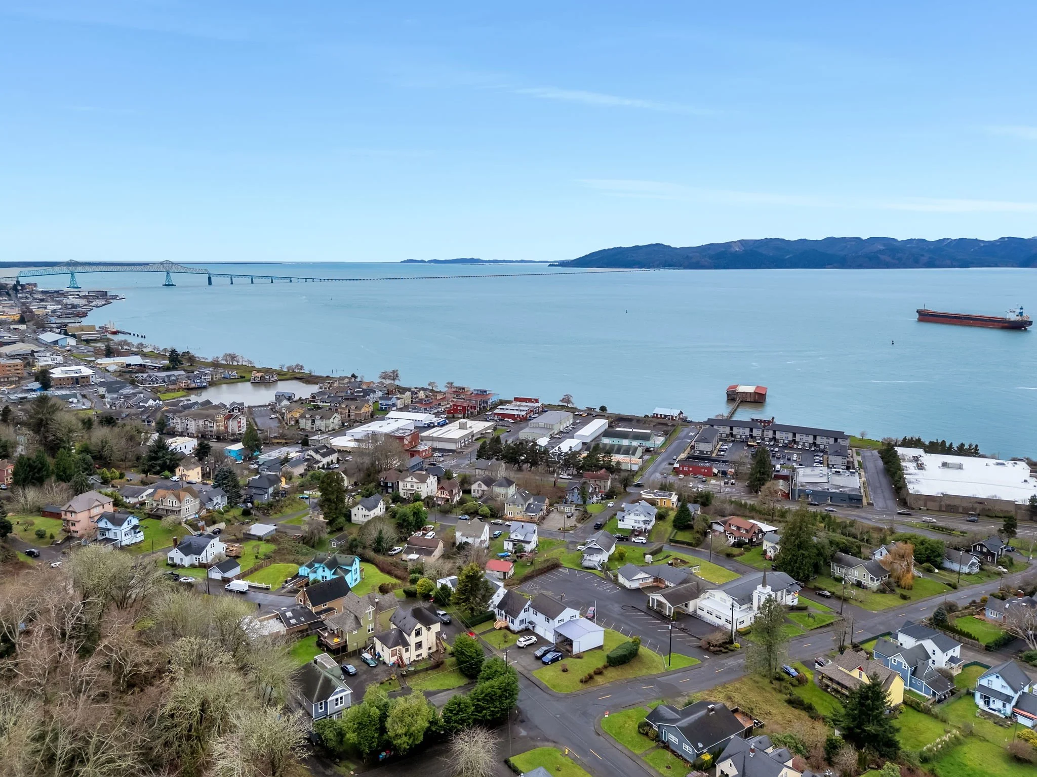 5-web-or-mls-3088 Harrison Ave-03.jpg