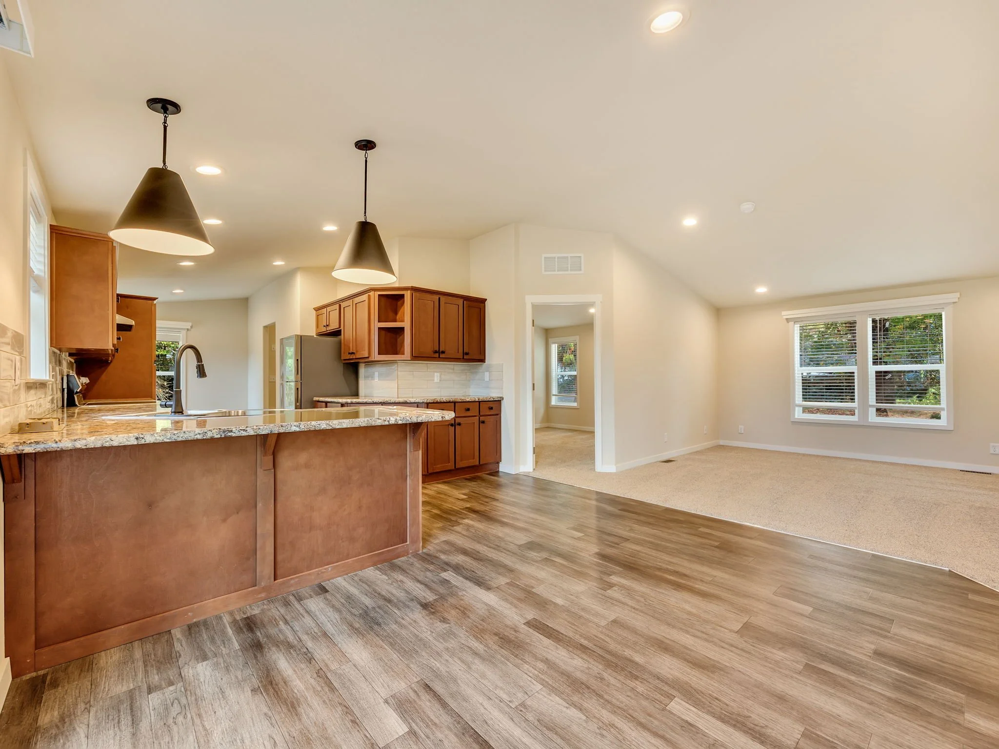 19-web-or-mls-92166 Conroy Rd-15.jpg