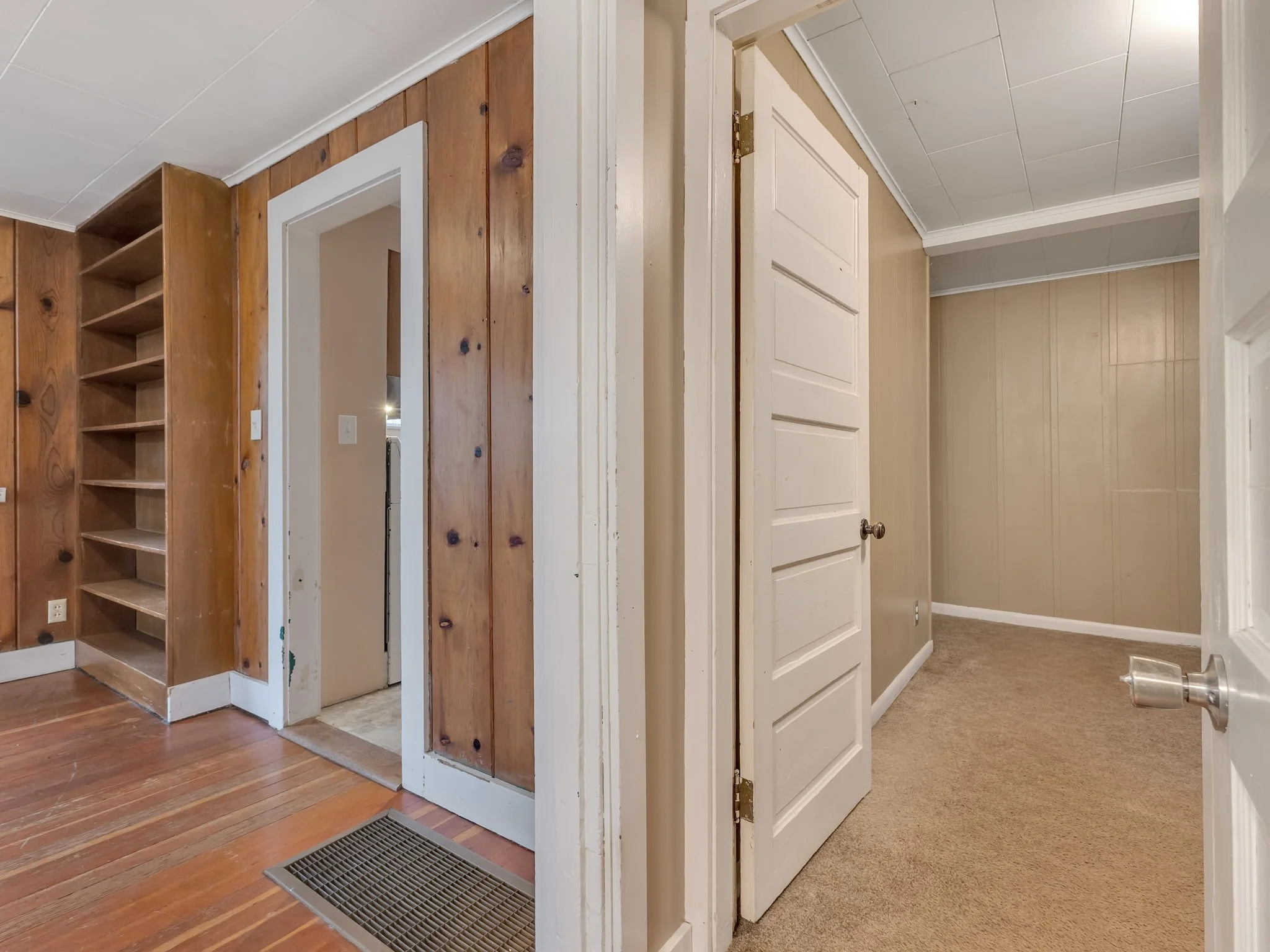 23-web-or-mls-809 Glasgow Ave-23.jpg