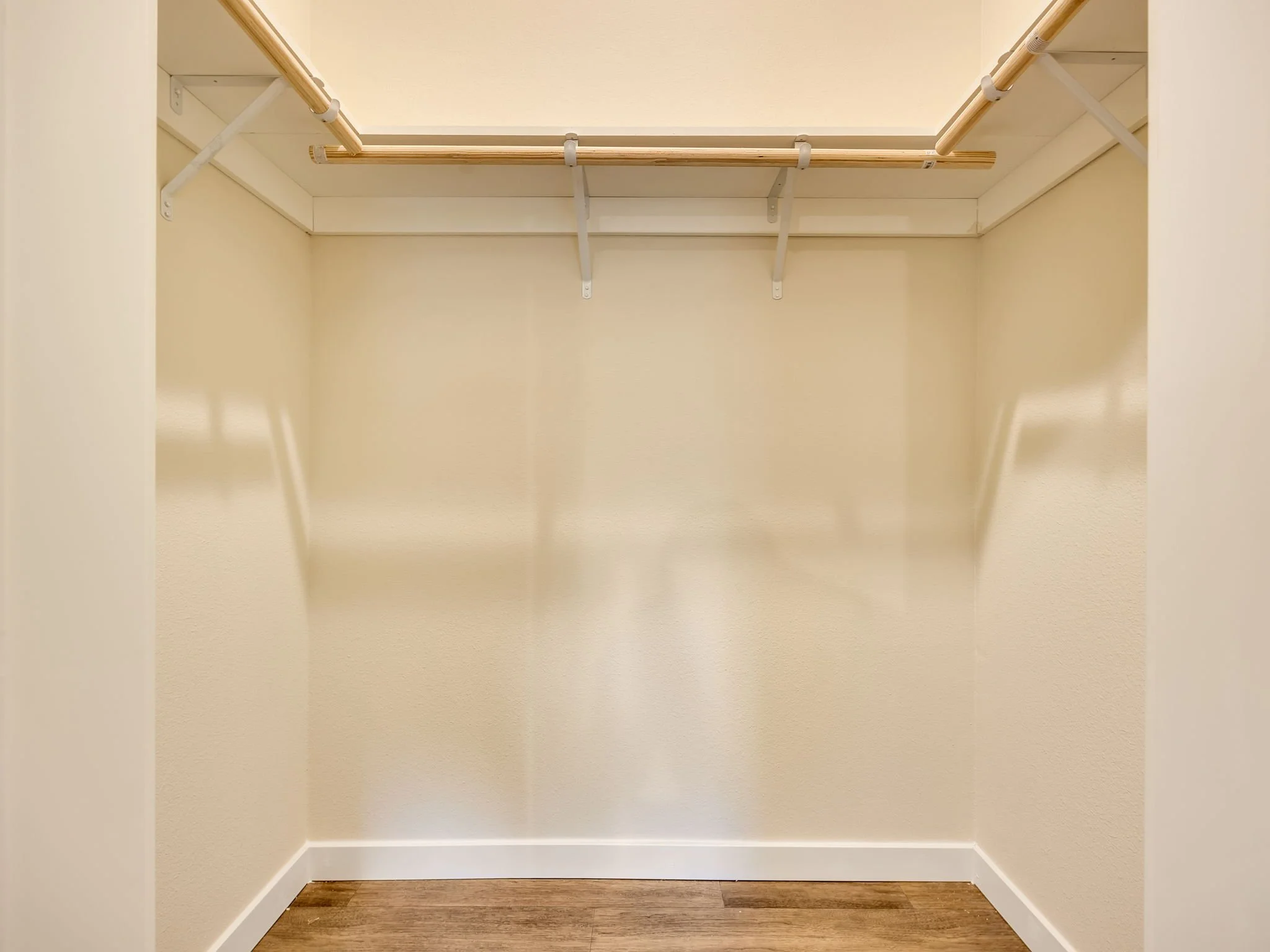 32-web-or-mls-92166 Conroy Rd-25.jpg