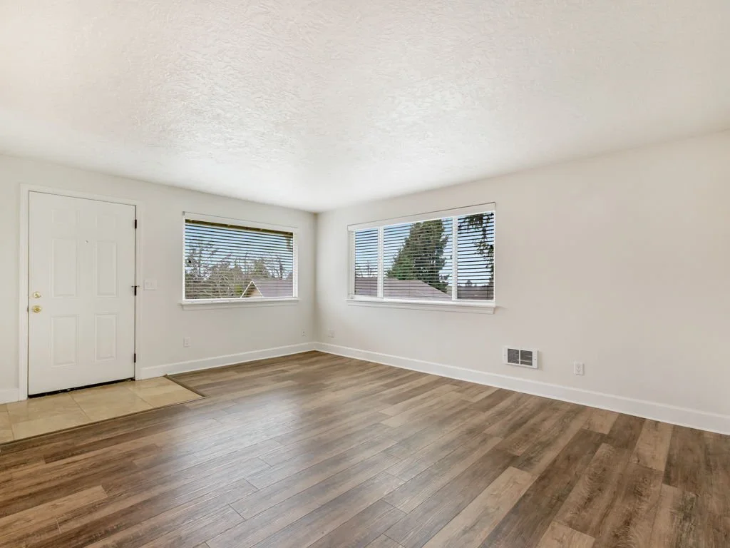 7-web-or-mls-1601 Broadway St #19-07.jpg