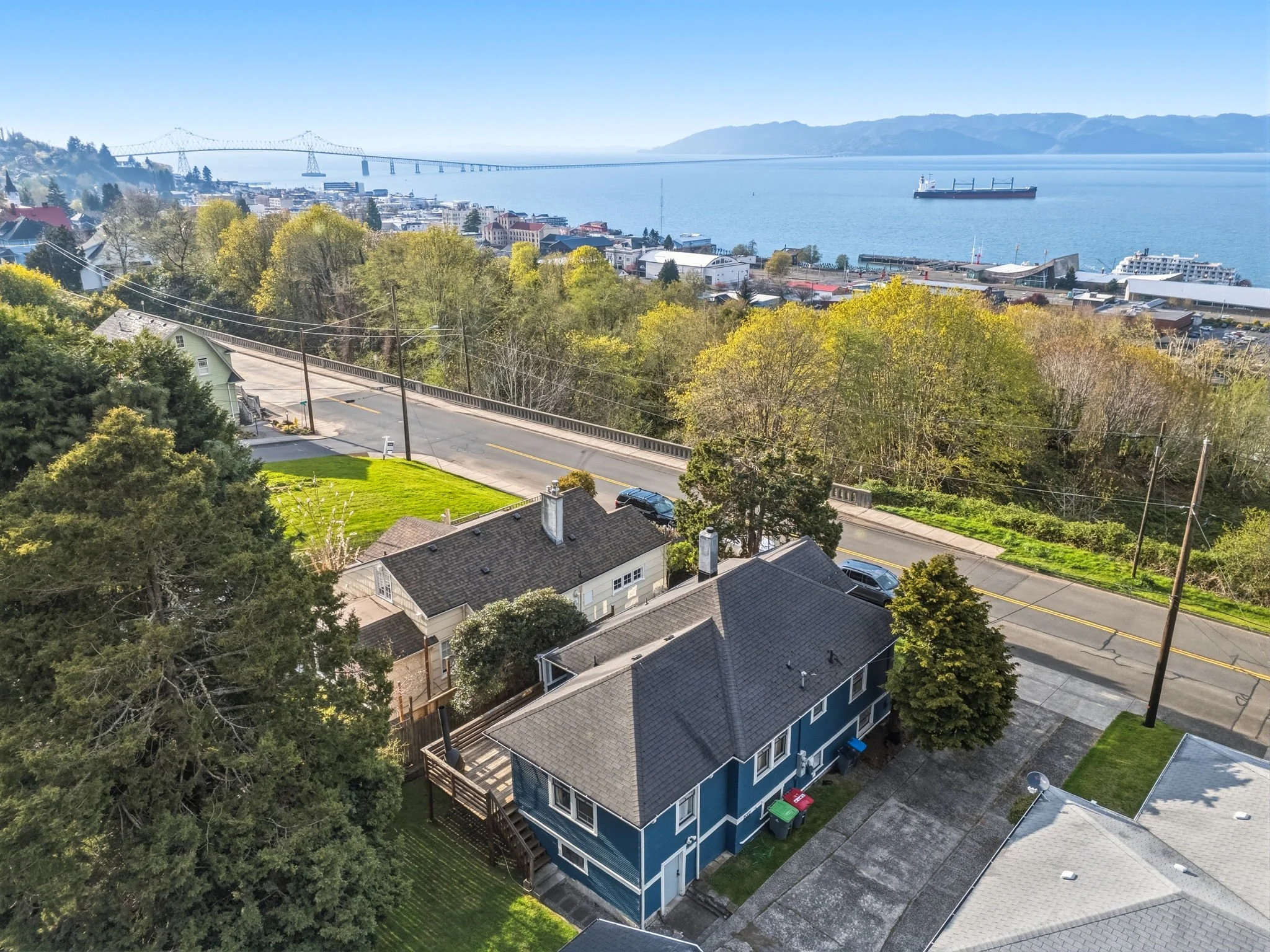 2-web-or-mls-1939 Irving Ave-4.jpg